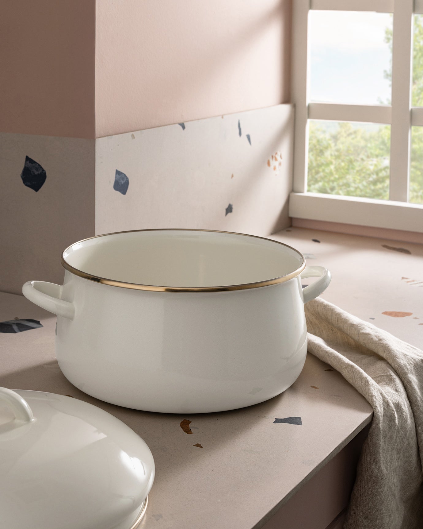 Montferry 24 cm White Cooking Pot - Durable Kitchen Cookware