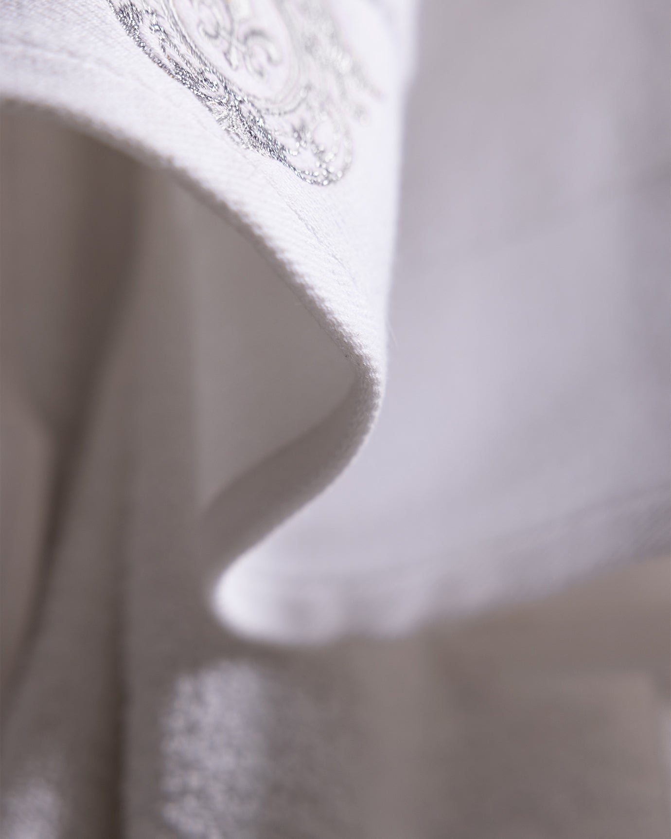 Luxury 100% Cotton Embroidered Bath Towel, White & Silver
