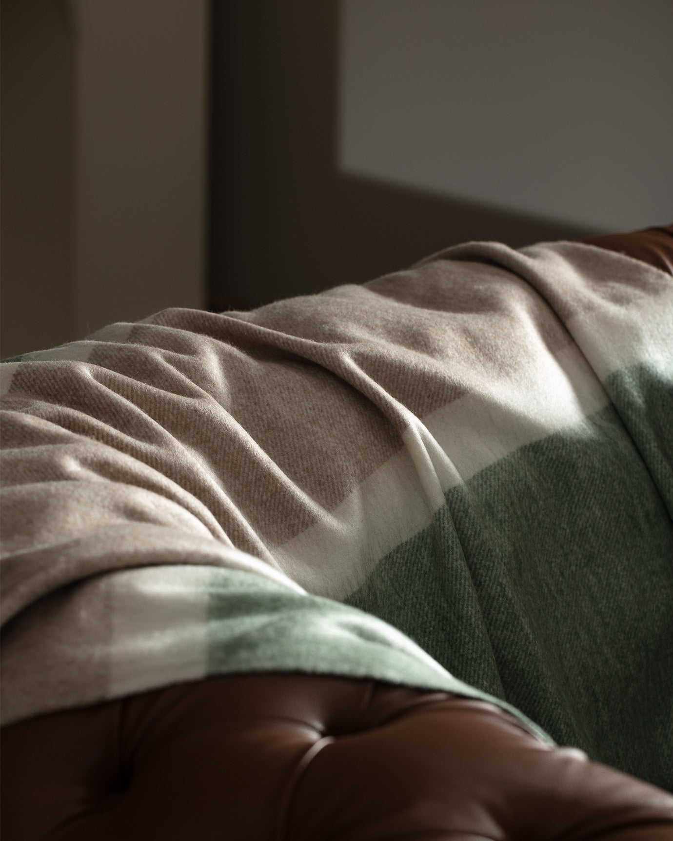 Soft Acrylic Blend TV Blanket - Ultimate Cozy Home Comfort