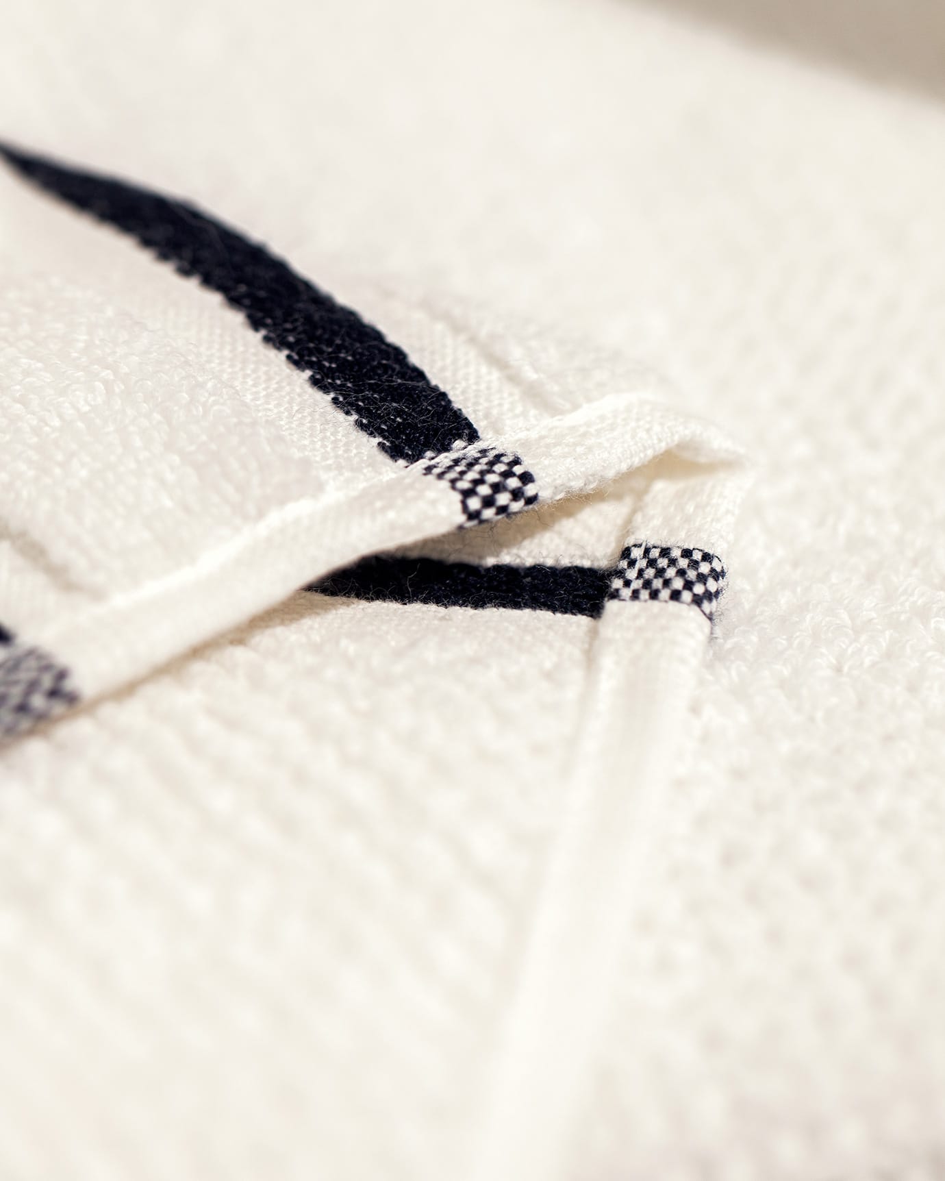 Cera Plush Bath Towel - Soft, Absorbent & Quick Dry