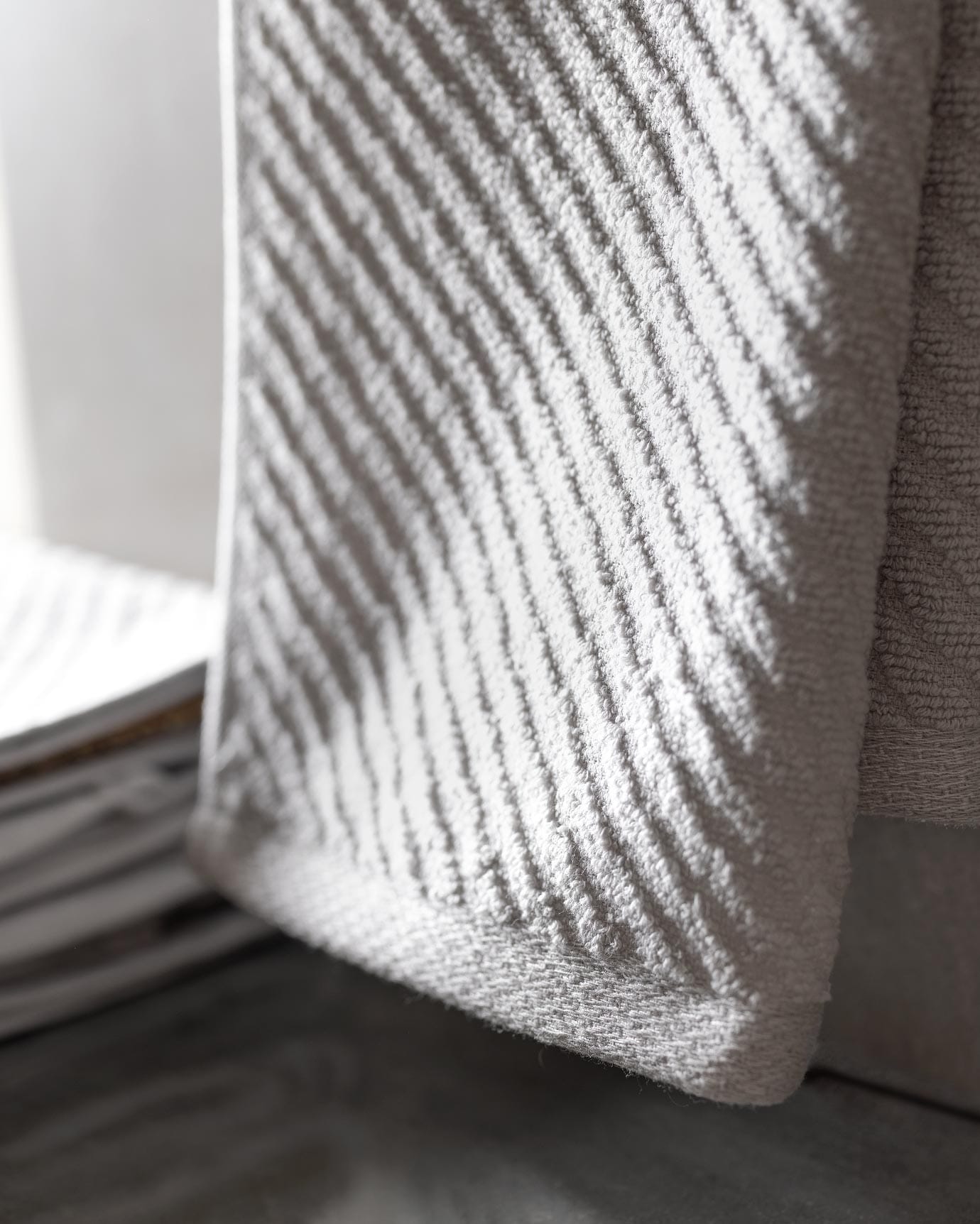 Premium 100% Cotton Hand Towels, Set of 4 - Ultra-Soft & Absorbent