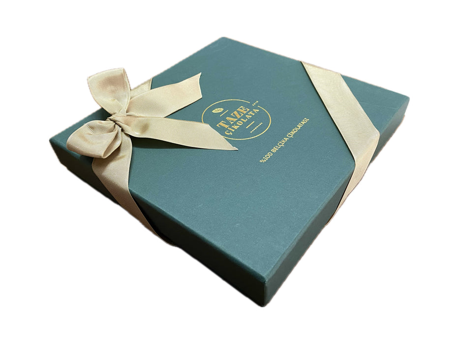 Special Dubai Chocolate Assortment 3 Pieces in Gift Box- Antep Pistachio, Hazelnut, and Red Fruits Filling