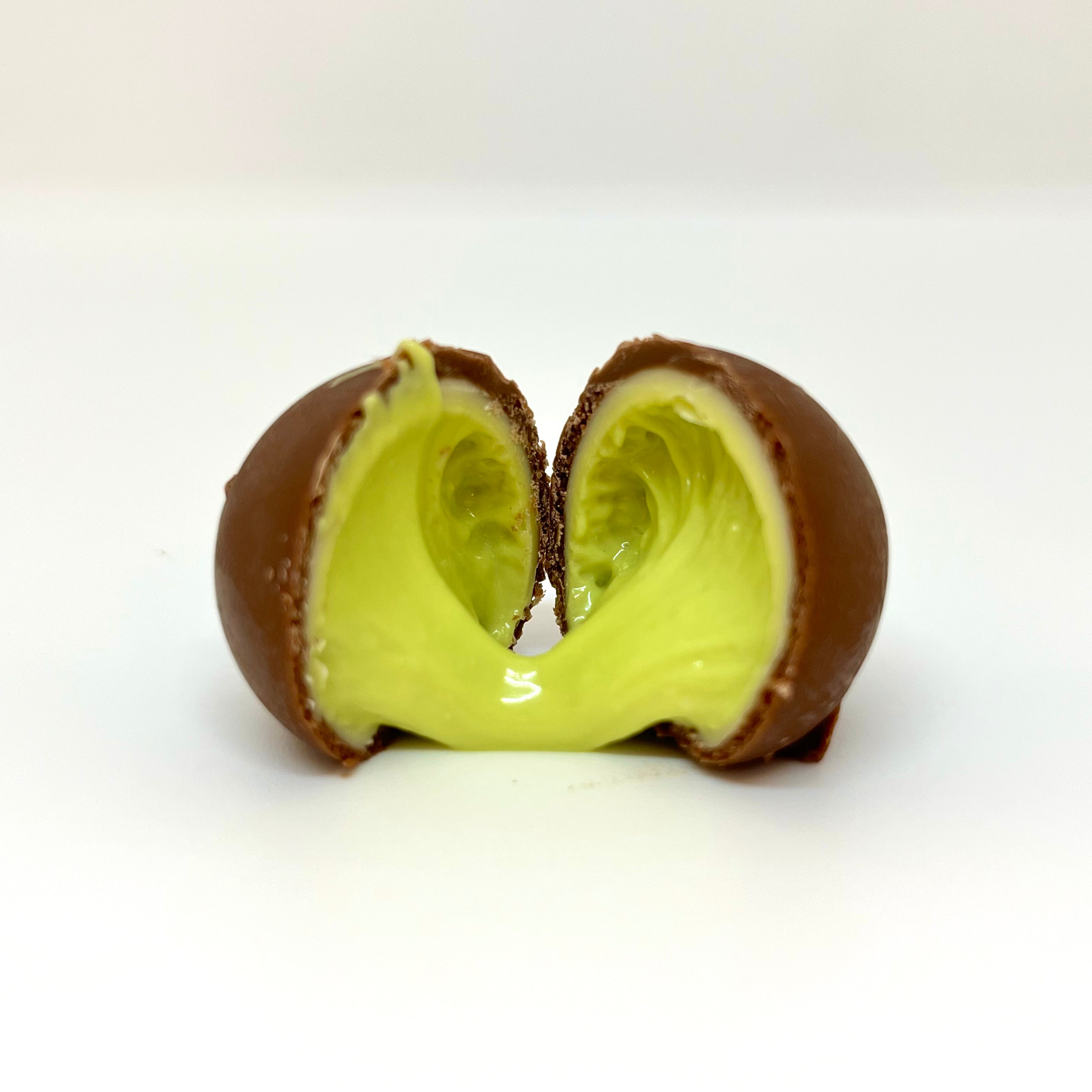 Premium Peppermint Cream-Filled Milk Chocolate Bar