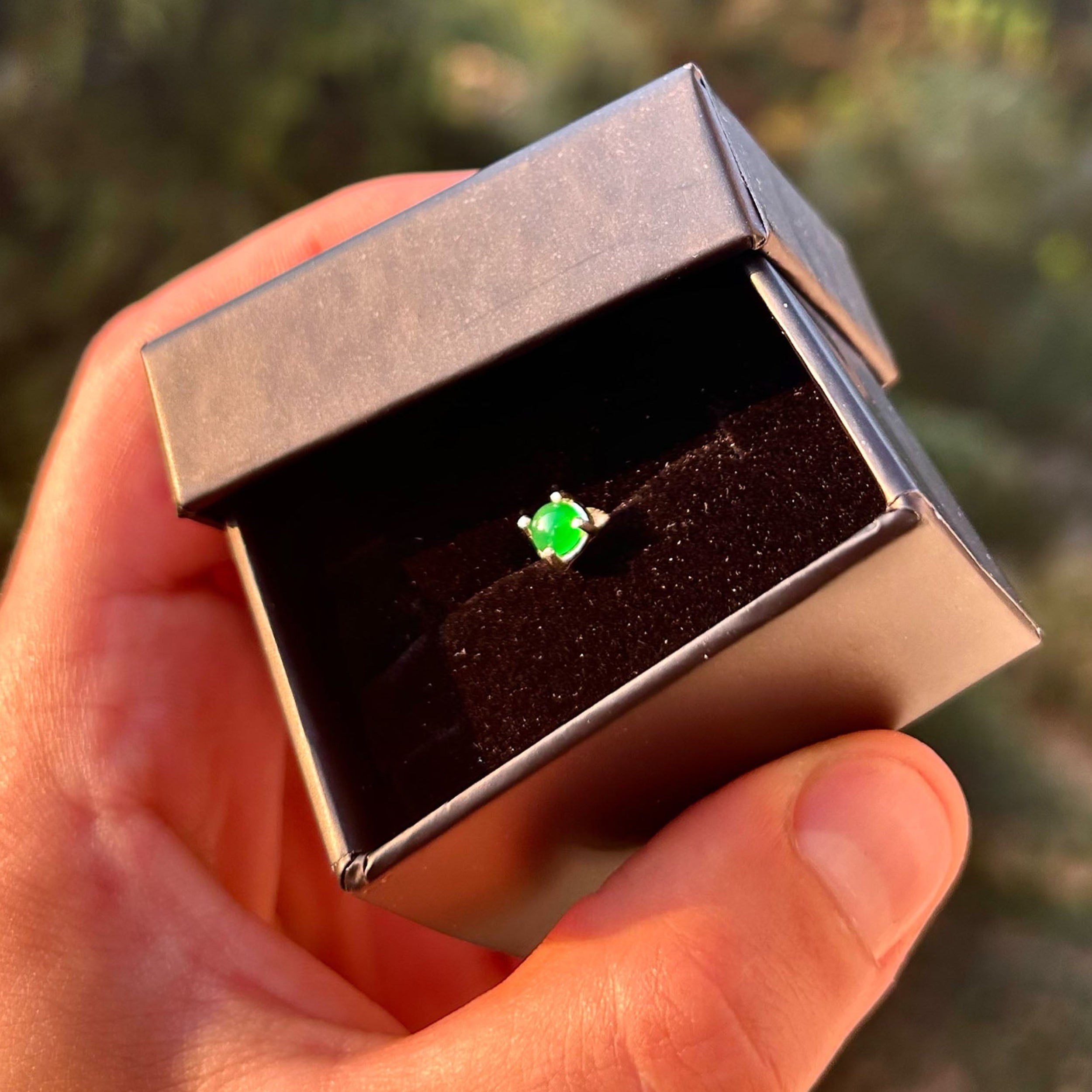 925 Sterling Silver Men's Stud - Minimalist Emerald Green Stone