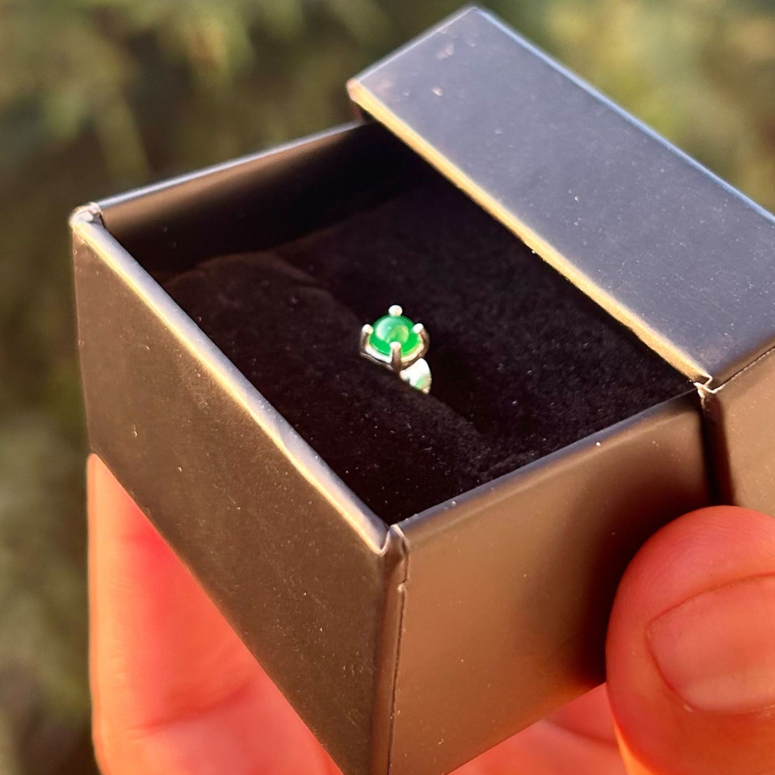 925 Sterling Silver Men's Stud - Minimalist Emerald Green Stone