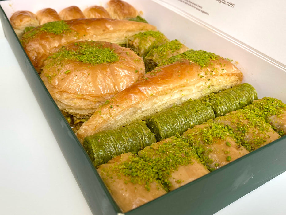 Karakoy Gulluoglu | Premium Baklava with Pistachios Gift Box