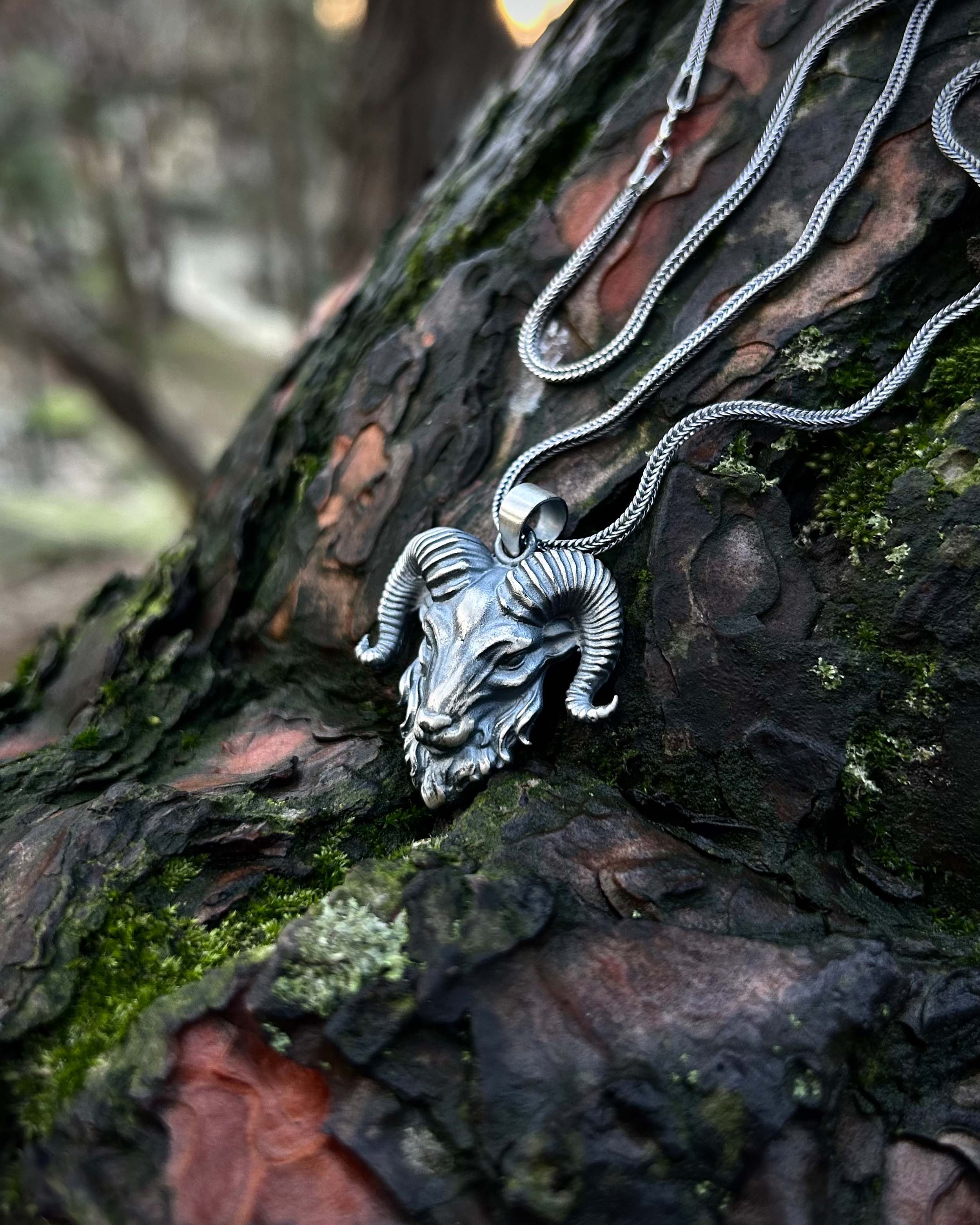 Colgante Aries de Plata Esterlina 925 Hecho a Mano - Diseño Zodiacal Poderoso