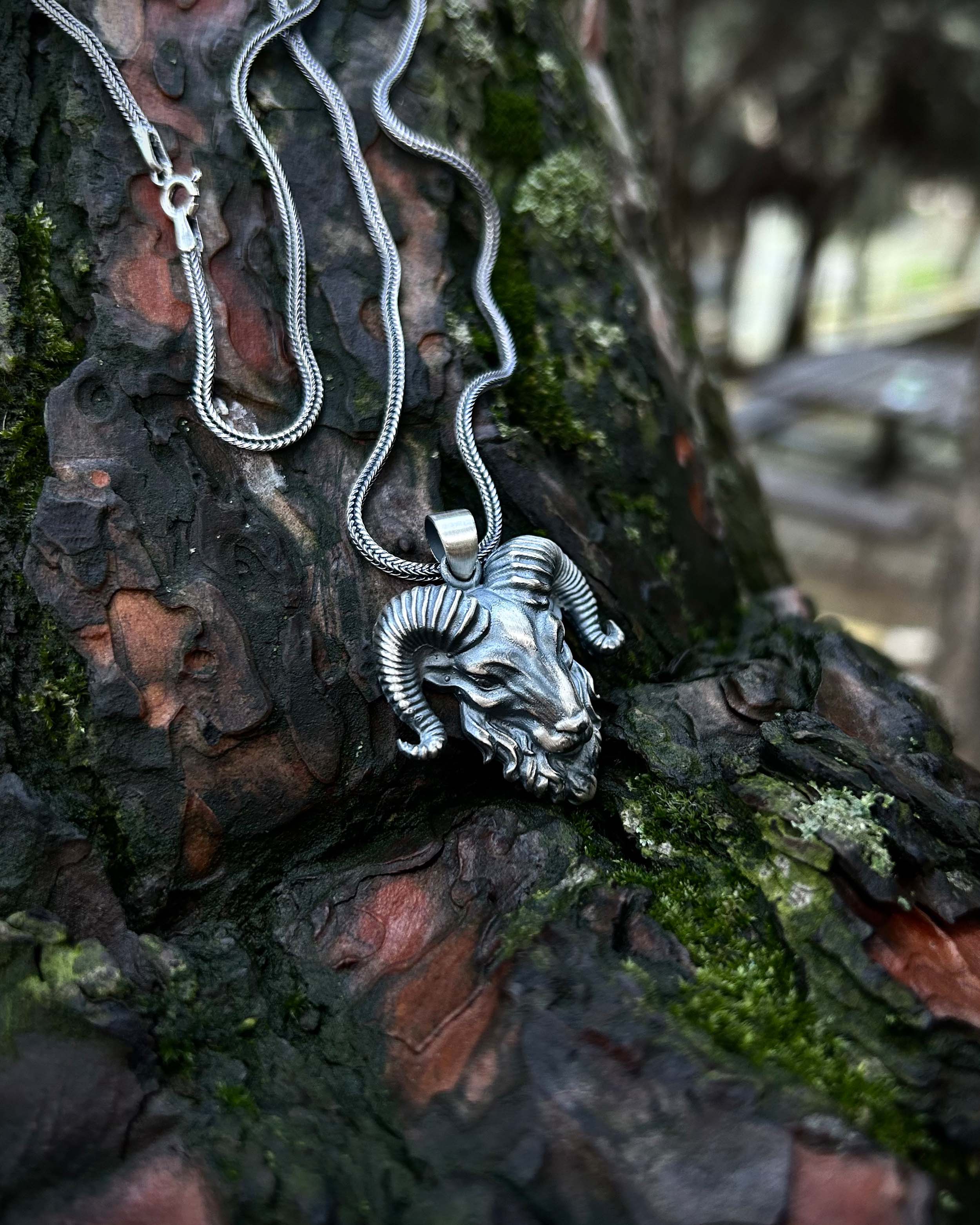 Colgante Aries de Plata Esterlina 925 Hecho a Mano - Diseño Zodiacal Poderoso