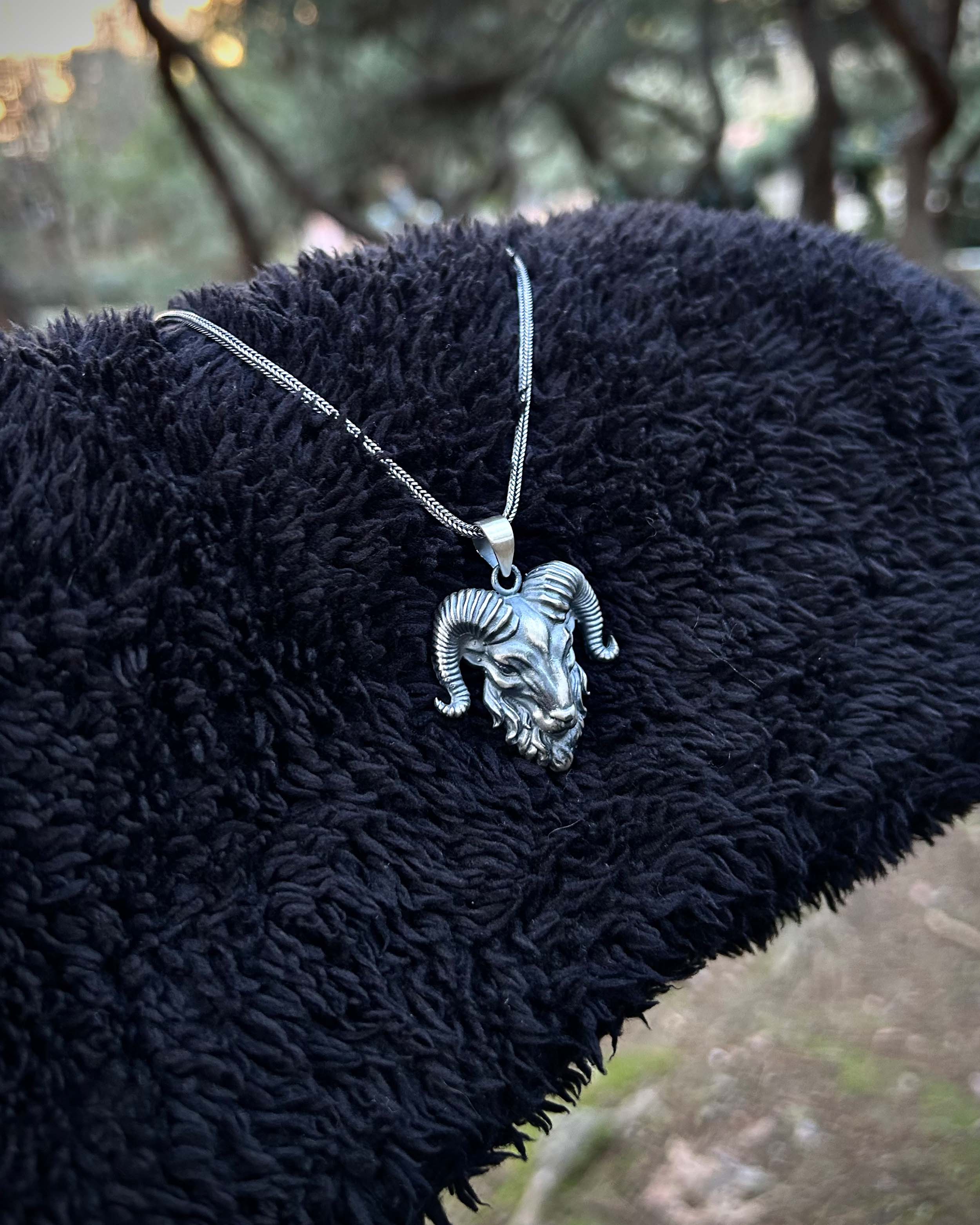 Colgante Aries de Plata Esterlina 925 Hecho a Mano - Diseño Zodiacal Poderoso