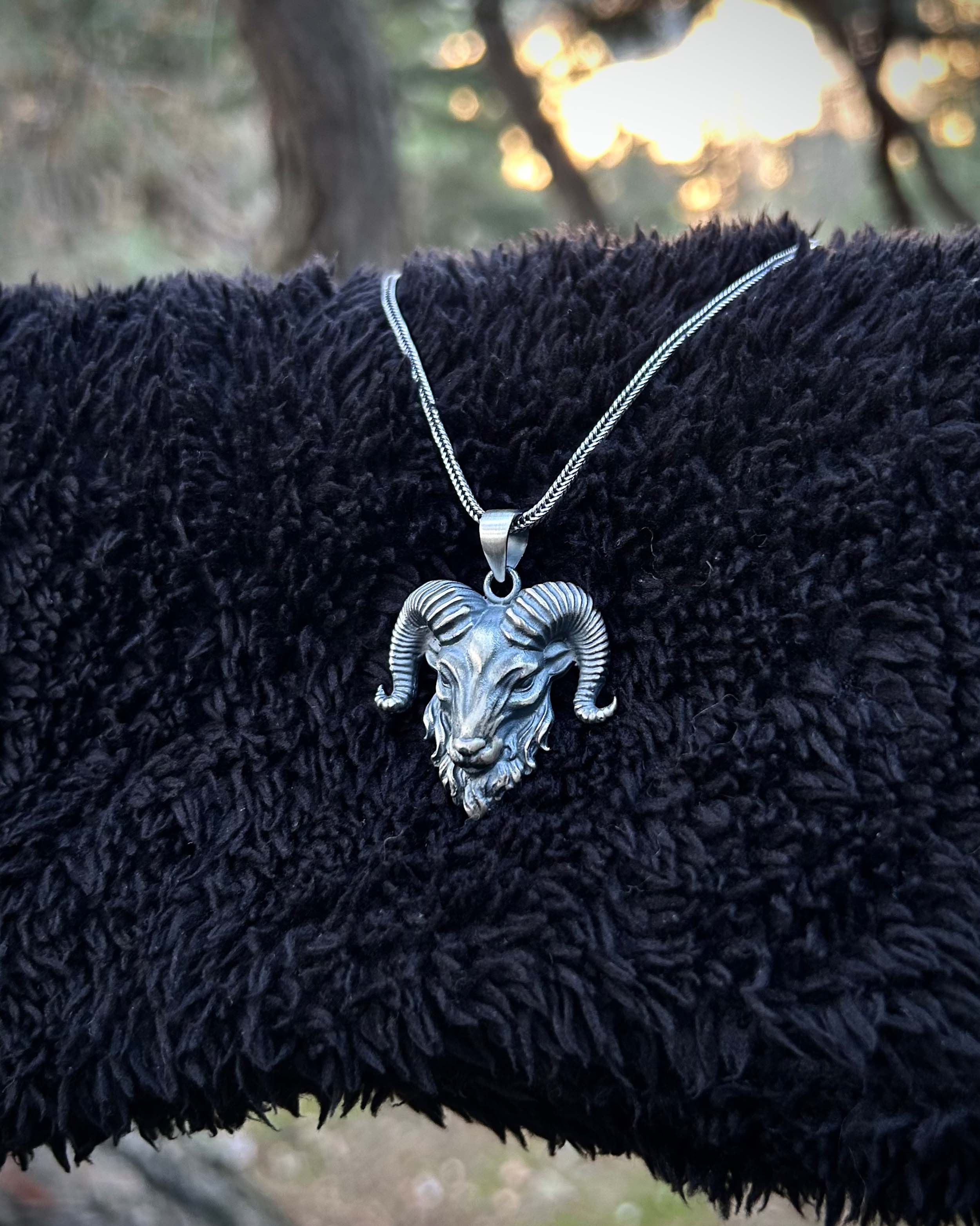 Colgante Aries de Plata Esterlina 925 Hecho a Mano - Diseño Zodiacal Poderoso