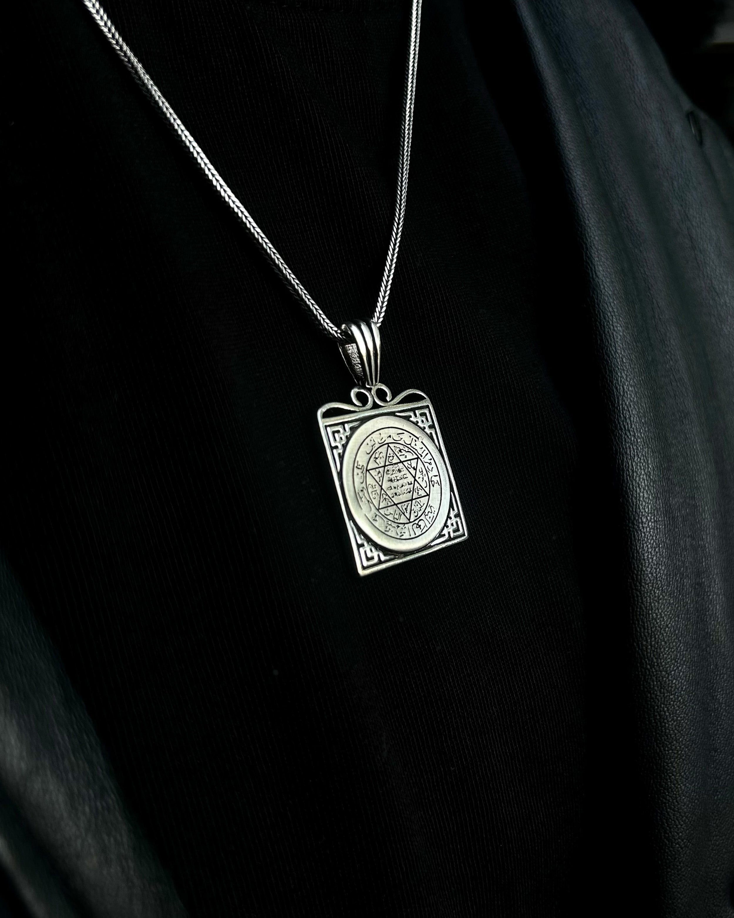 Náhrdelník z ryzího stříbra Pečeť Šalomounova - čtvercový talismanový design