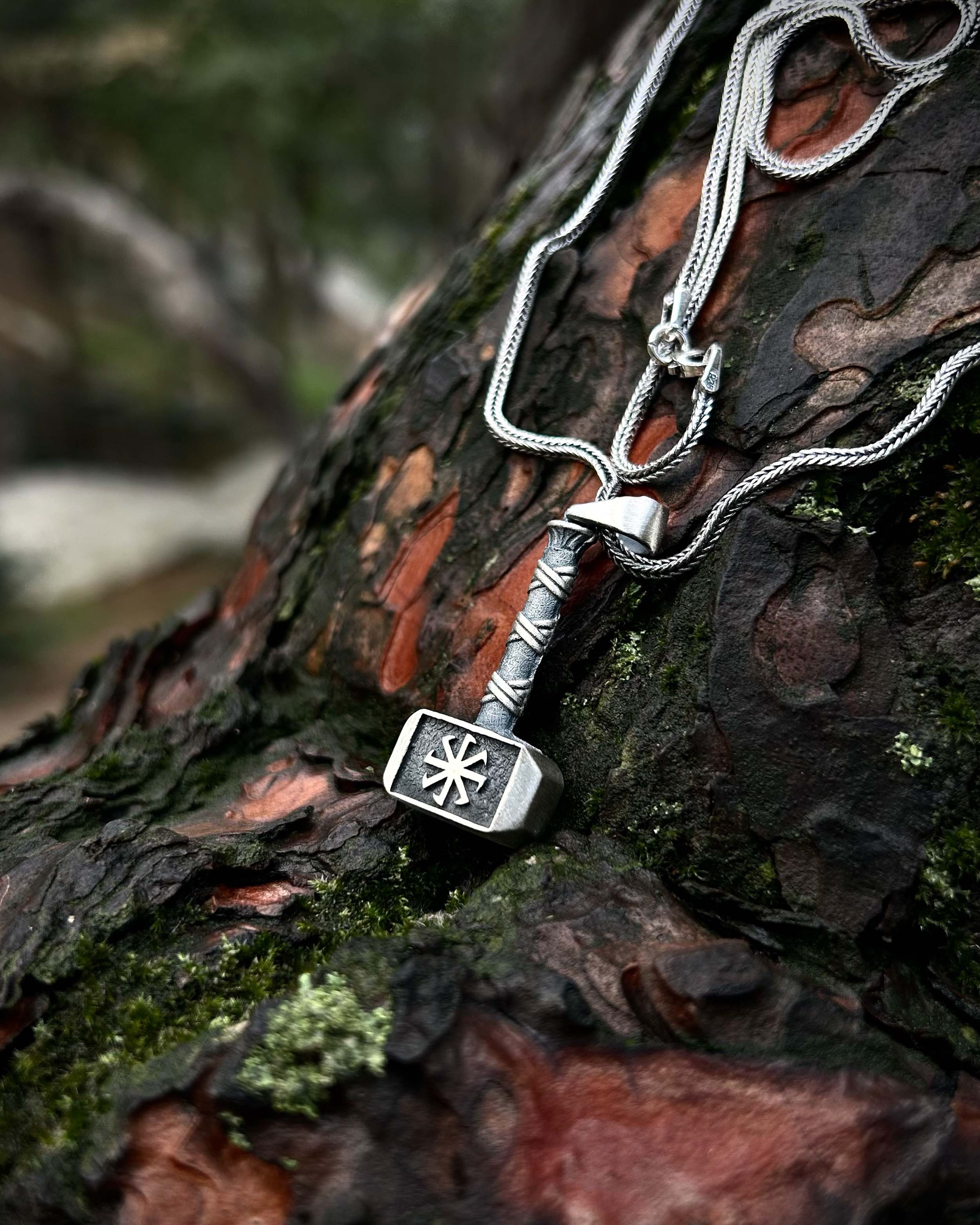 Collana Mjolnir in Argento Sterling 925 - Simbolo di Forza e Coraggio