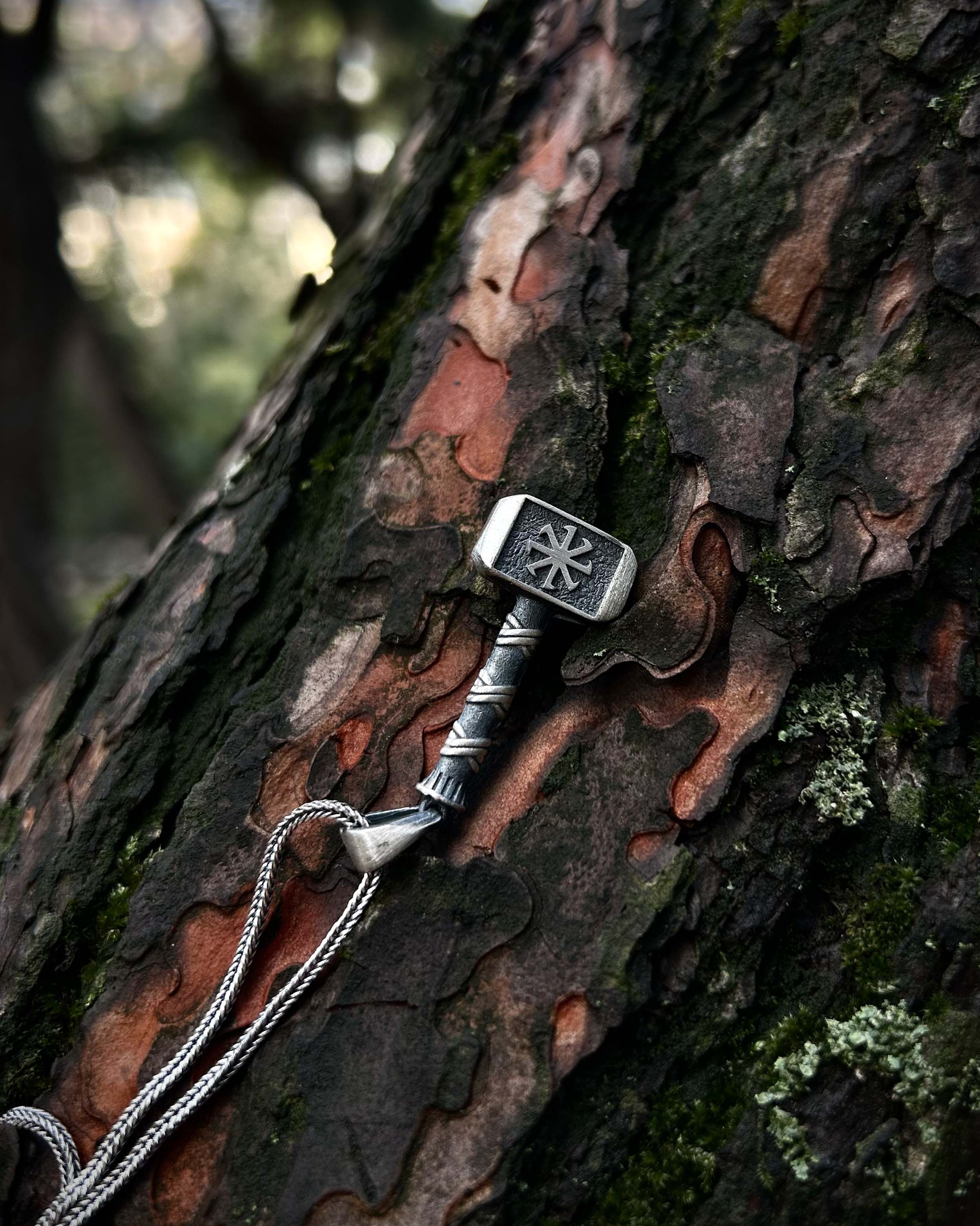 Collana Mjolnir in Argento Sterling 925 - Simbolo di Forza e Coraggio