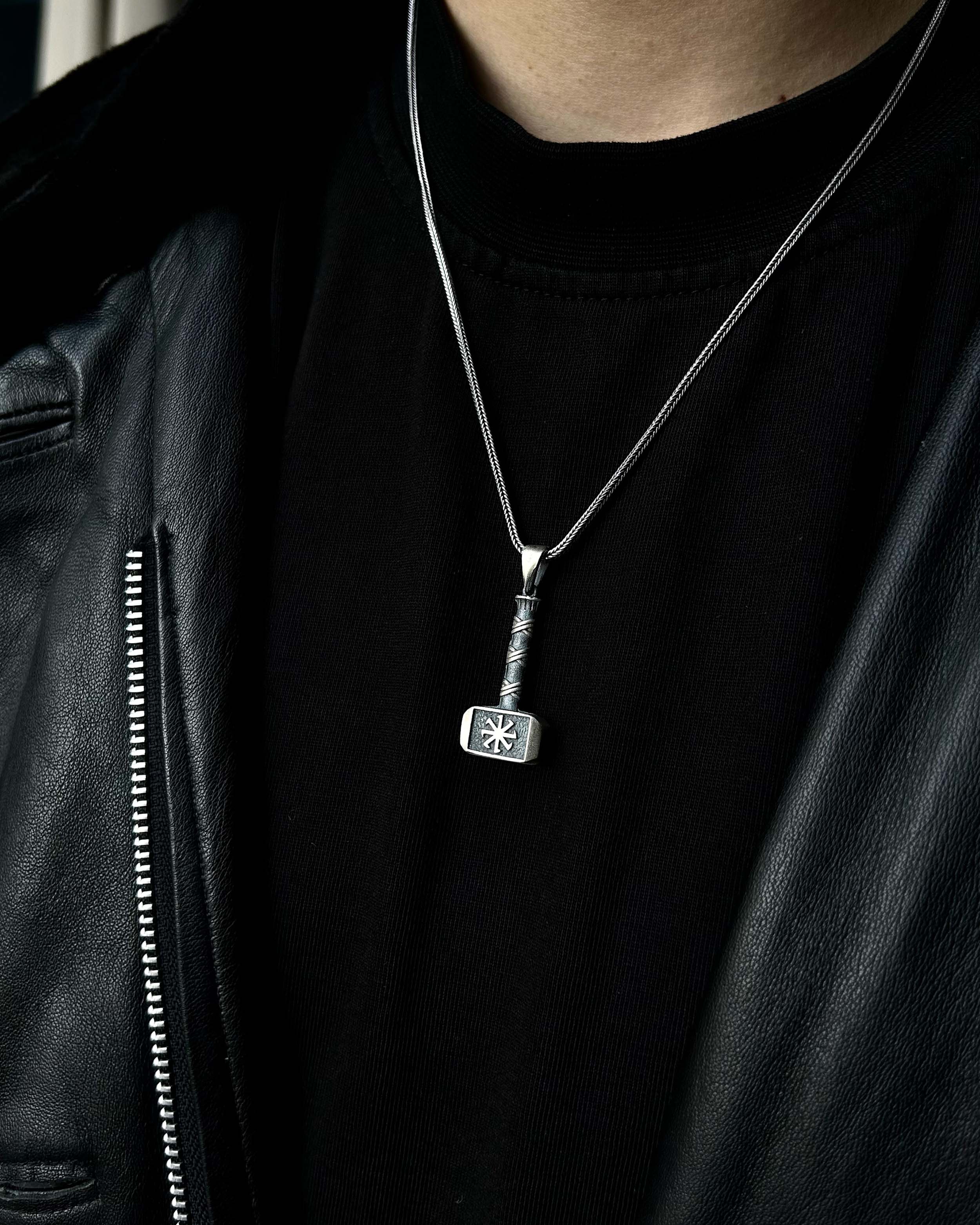 Collana Mjolnir in Argento Sterling 925 - Simbolo di Forza e Coraggio