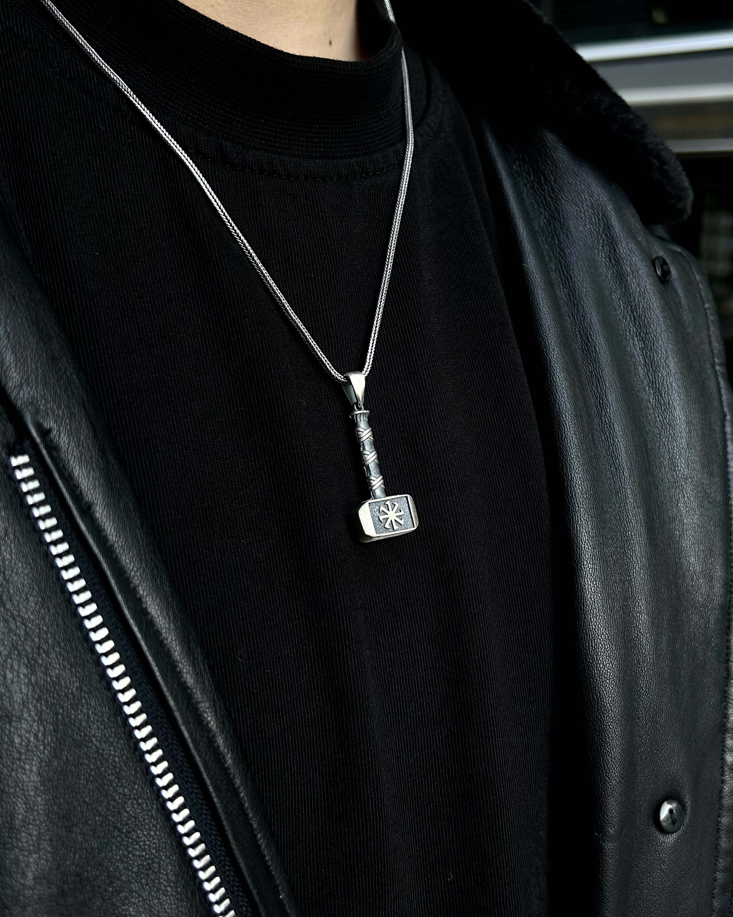 Collana Mjolnir in Argento Sterling 925 - Simbolo di Forza e Coraggio