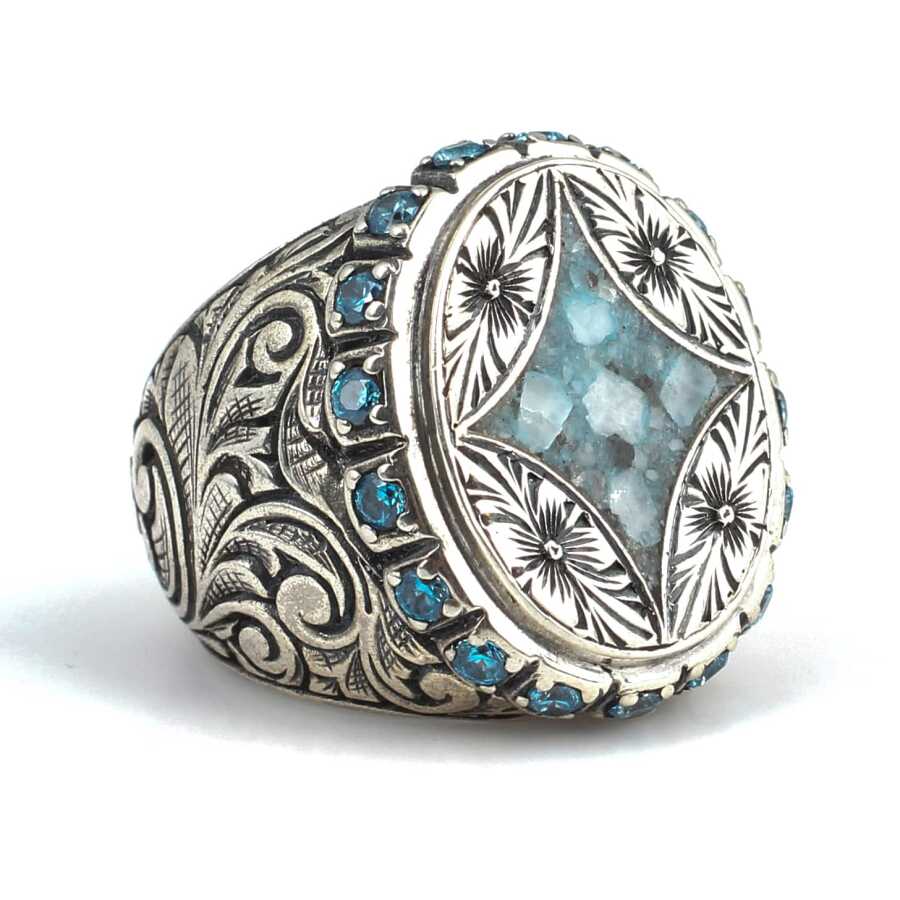 Anillo para hombre de plata de ley 925 con motivo floral finamente detallado y piedra azul