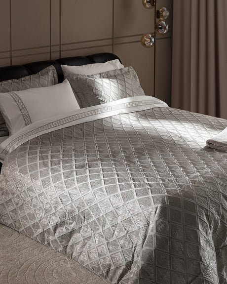 Luxury 8-Piece Bridal Bedding Set - Complete Bedroom Collection