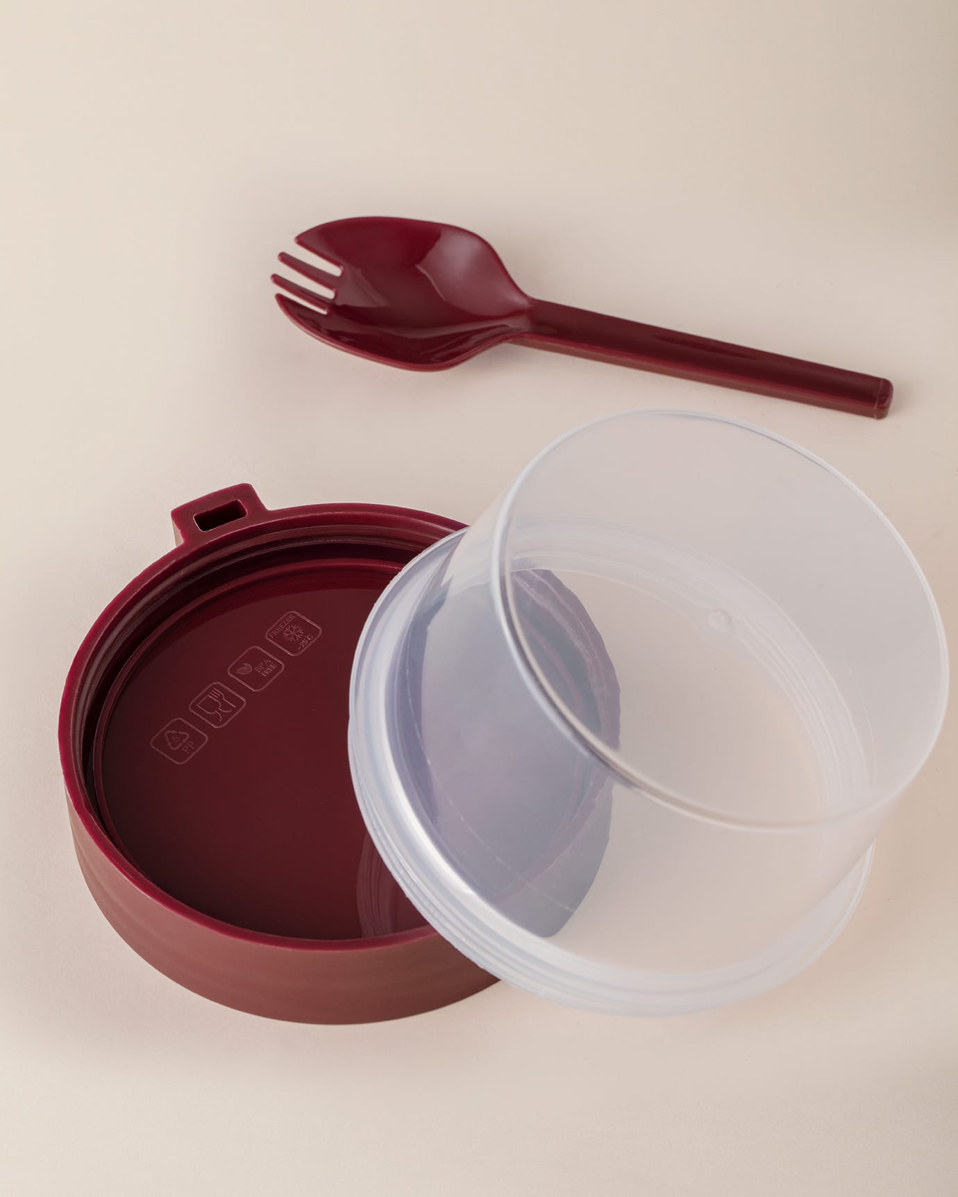 Portable Snack Container with Spoon, 550ml Food Storage Box, Plum Color