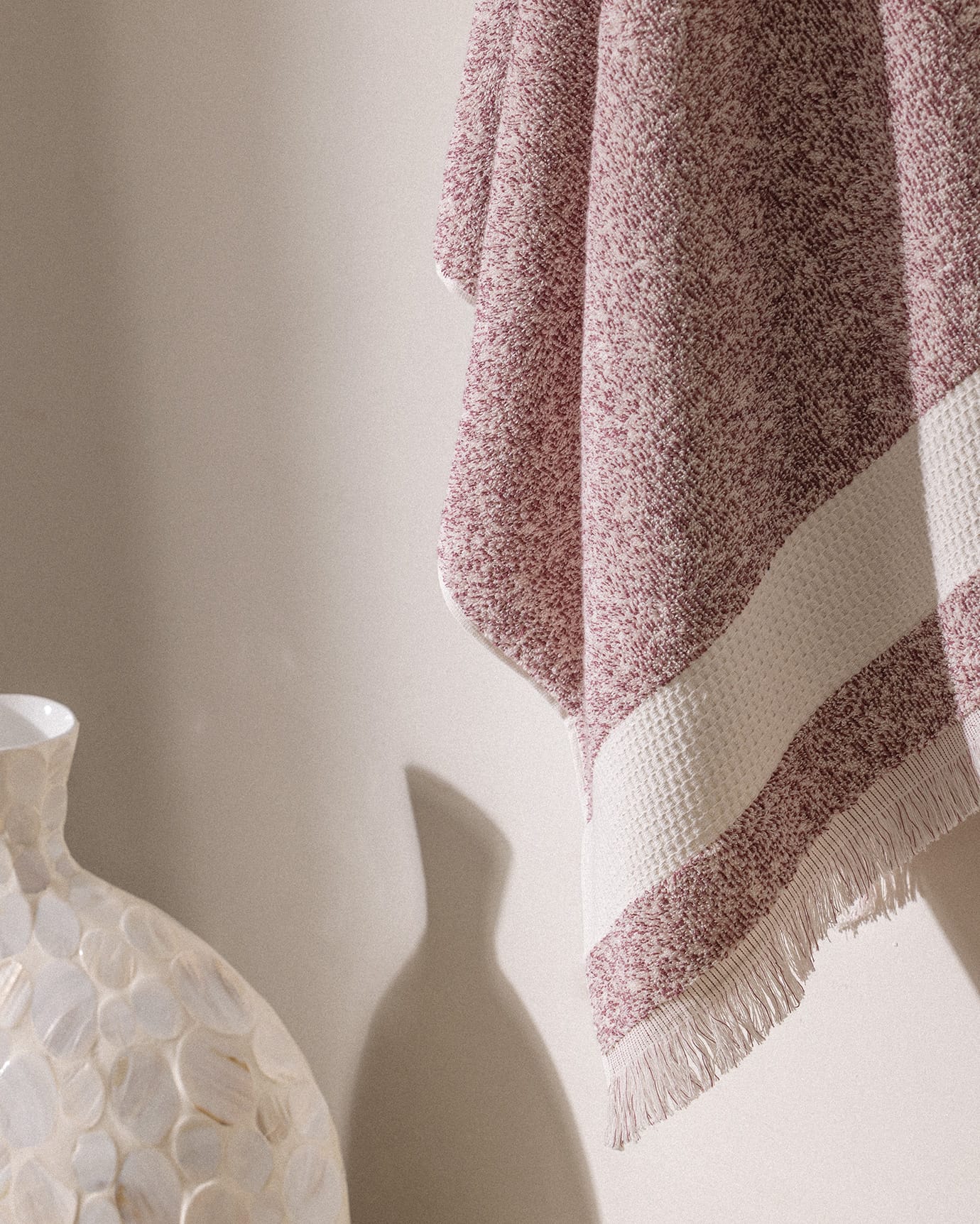 100% Cotton Bath Towel - Luxuriously Soft & Highly Absorbent