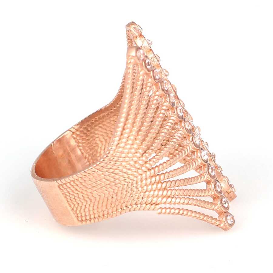Sophisticated 925 Sterling Silver Fan-Shaped Ring with Zircon Stones