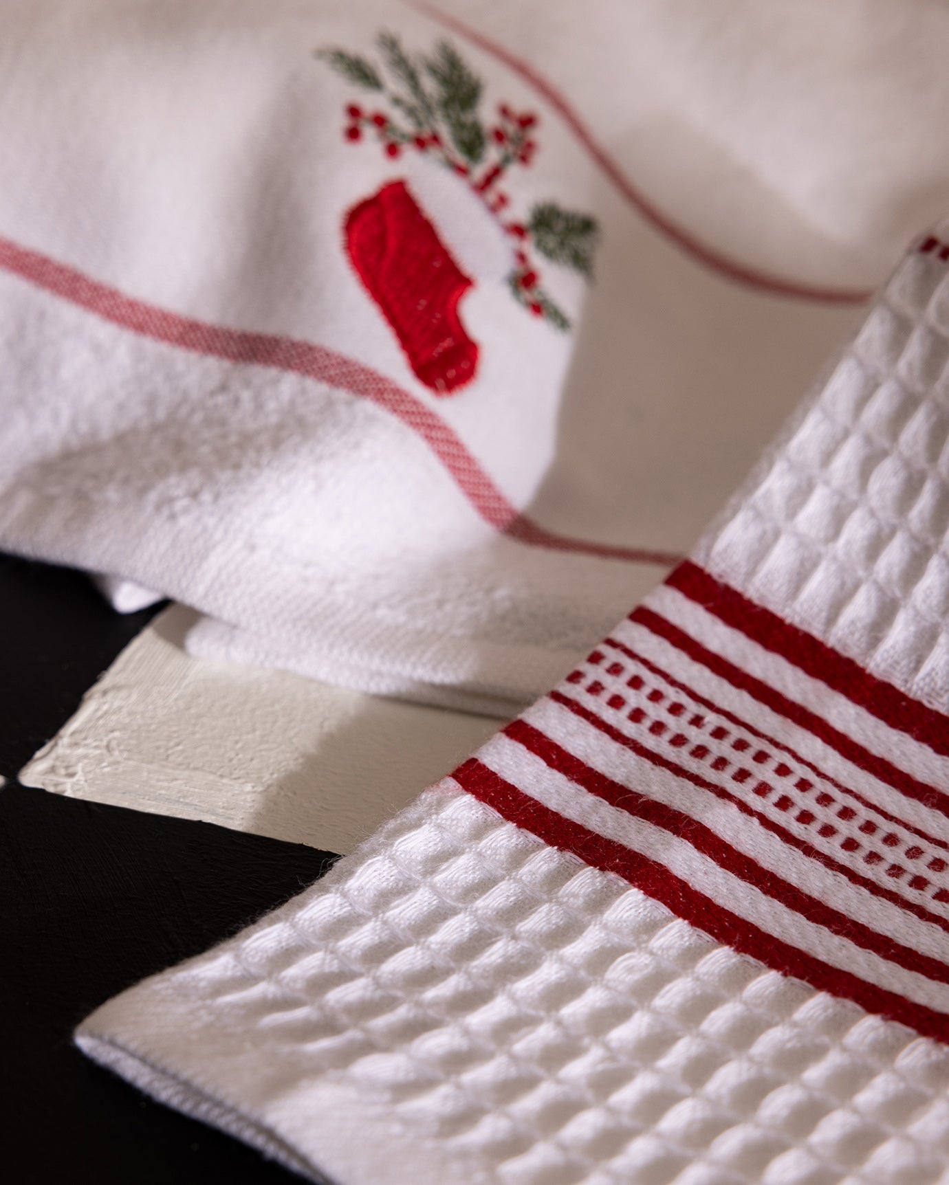 100% Cotton 2-Piece Kitchen Towel Set - Soft & Absorbent