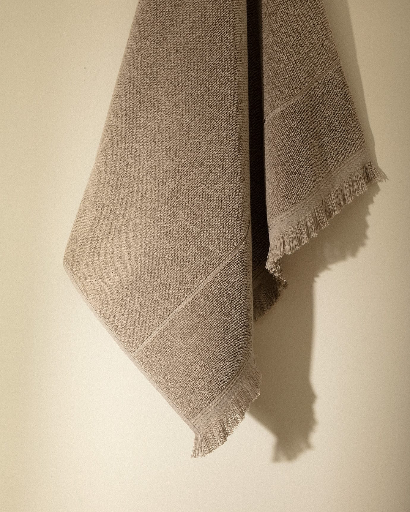 100% Cotton Plush Bath Towel - Ultra Soft & Absorbent, Taupe