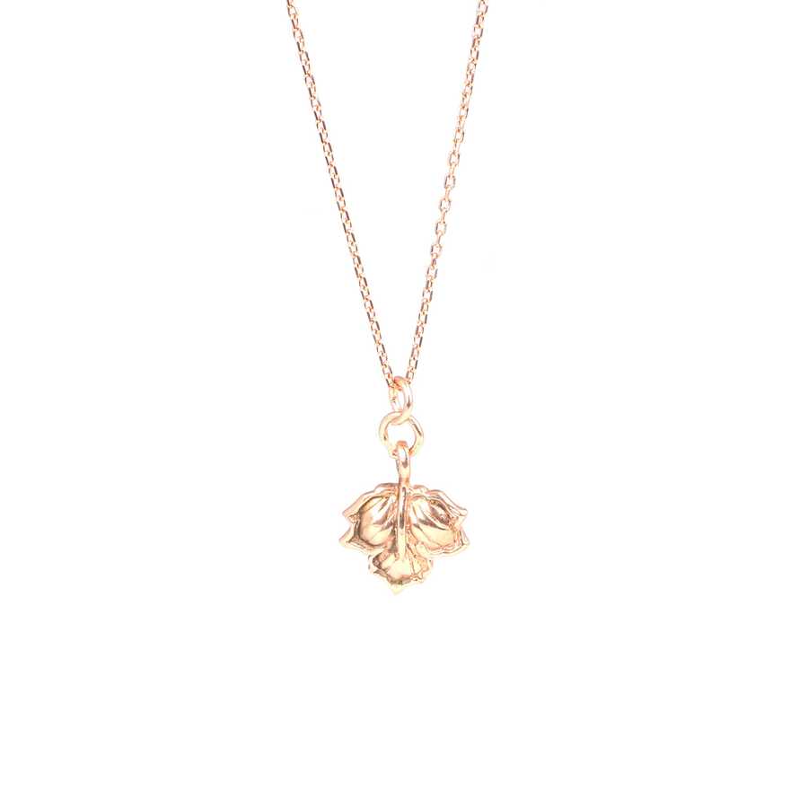 Collar con colgante de hoja de plátano estampada en plata de ley 925