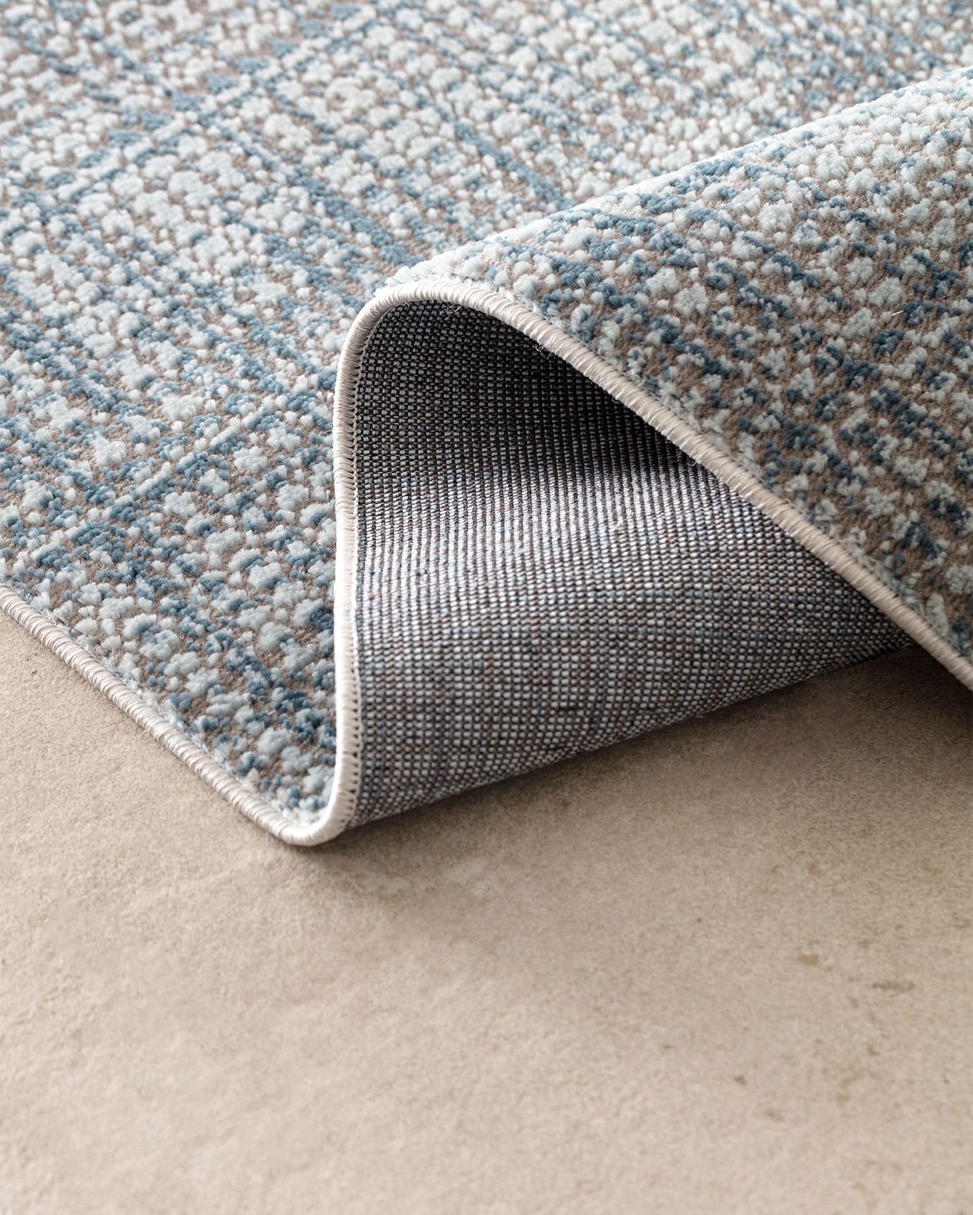 Weicher Polyester-Teppich – Modernes graues Krabbenmuster mit Fransenrändern