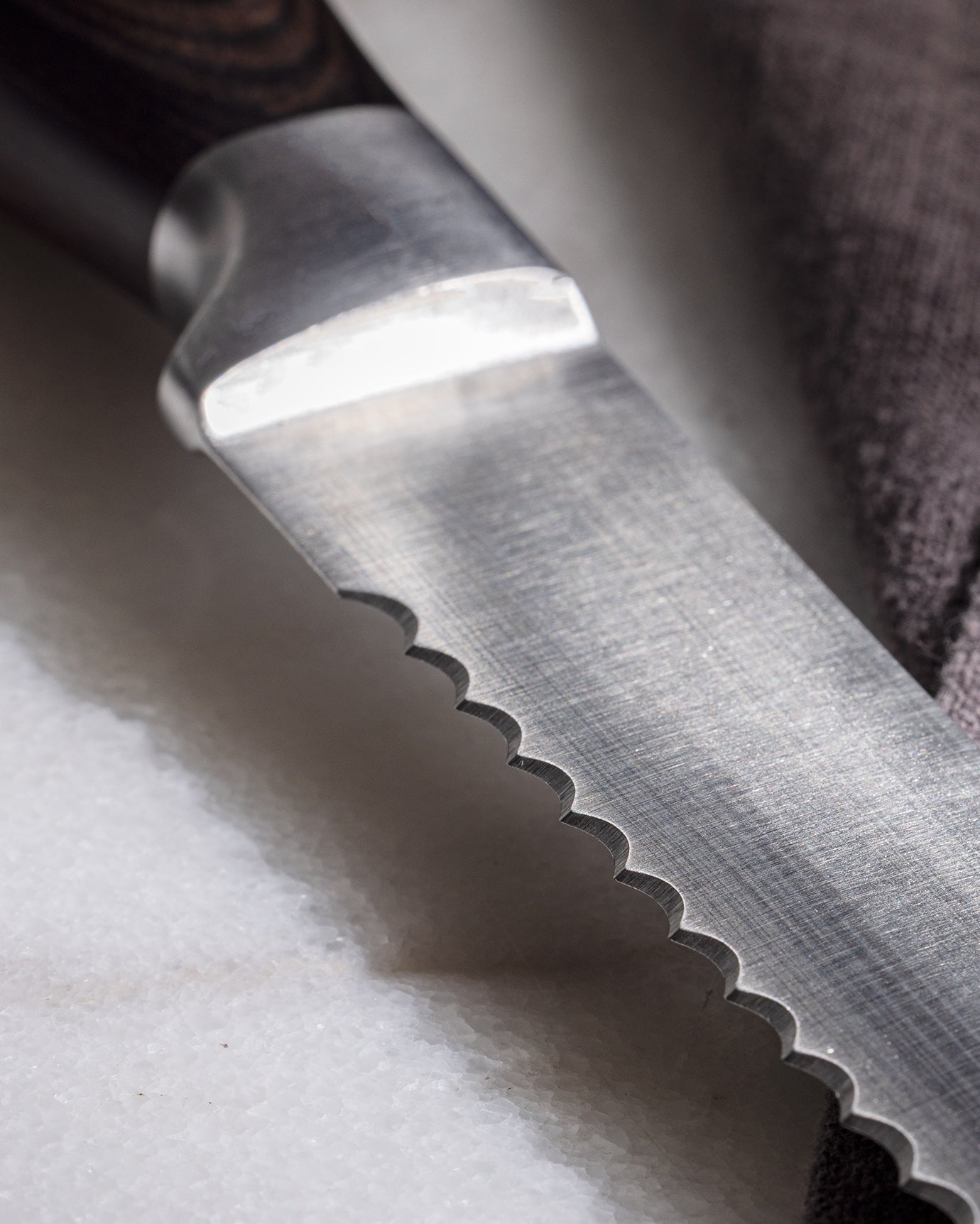 Serrated Bread Knife - Stainless Steel Blade with Brown Handle