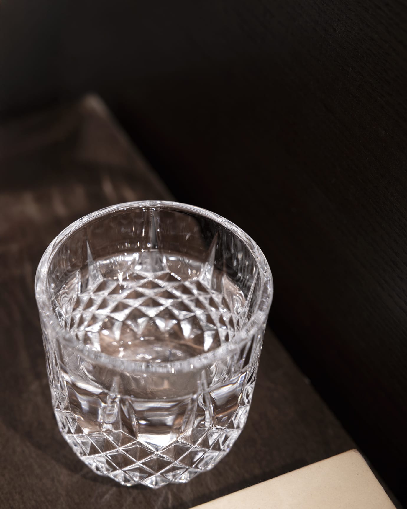 High-Quality Clear Glass Bedside Carafe - Elegant Audrey Design