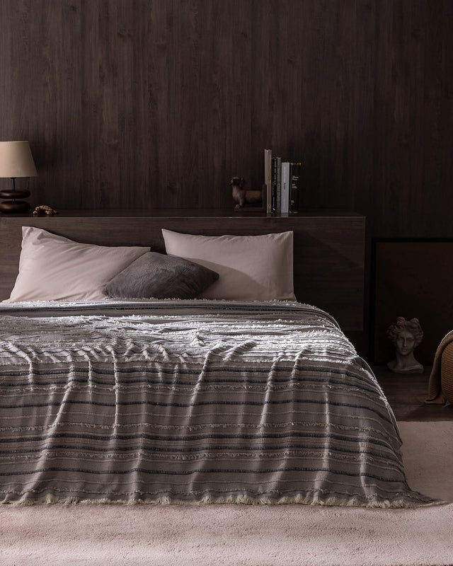 Montjalin Full Size Bedspread Set