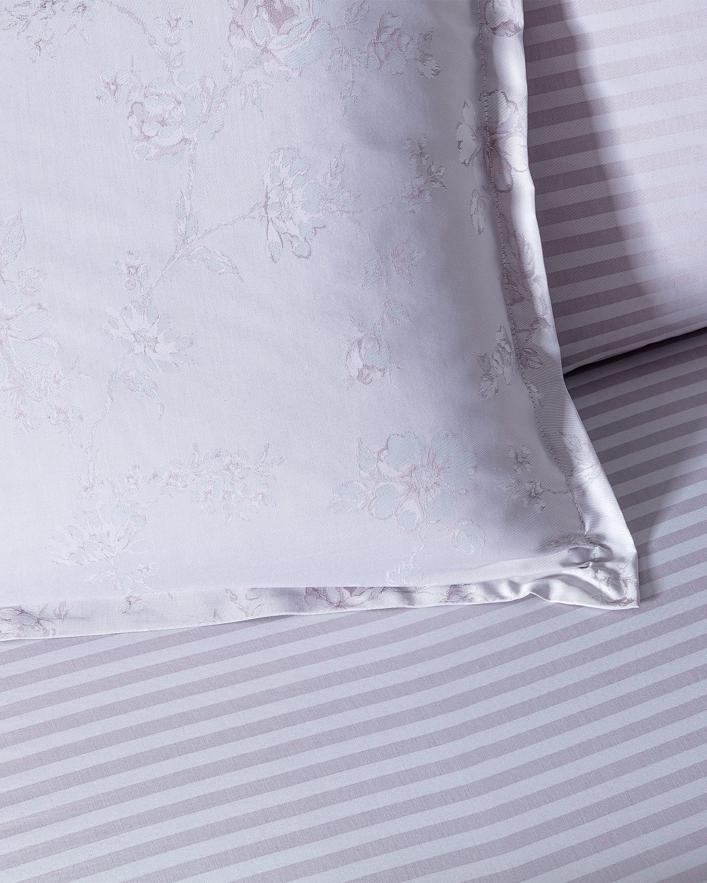 Set di biancheria da letto Audrey King Size in satin jacquard
