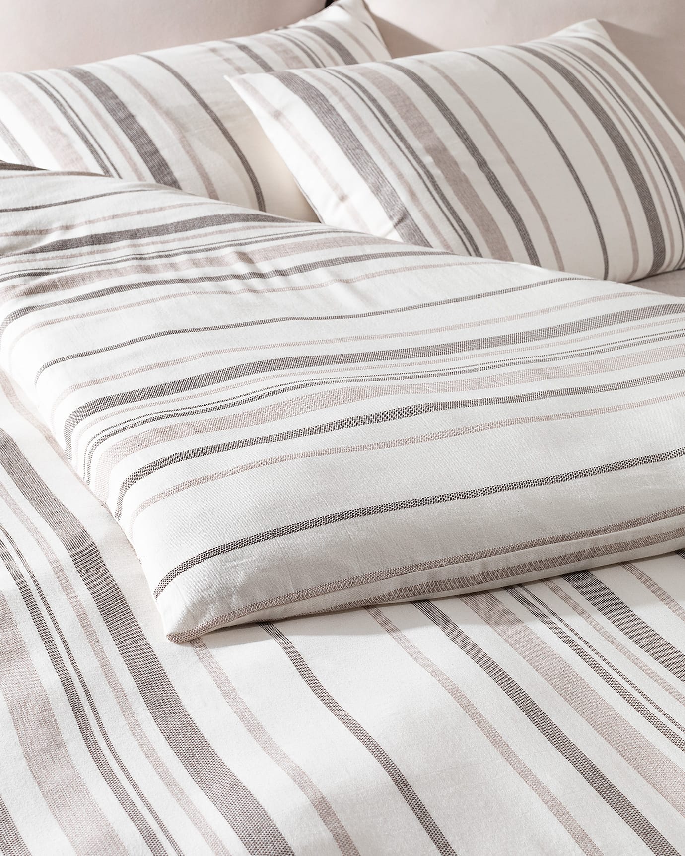 Viscose Cotton Blend Double Bed Linen Set - Dobby Weave