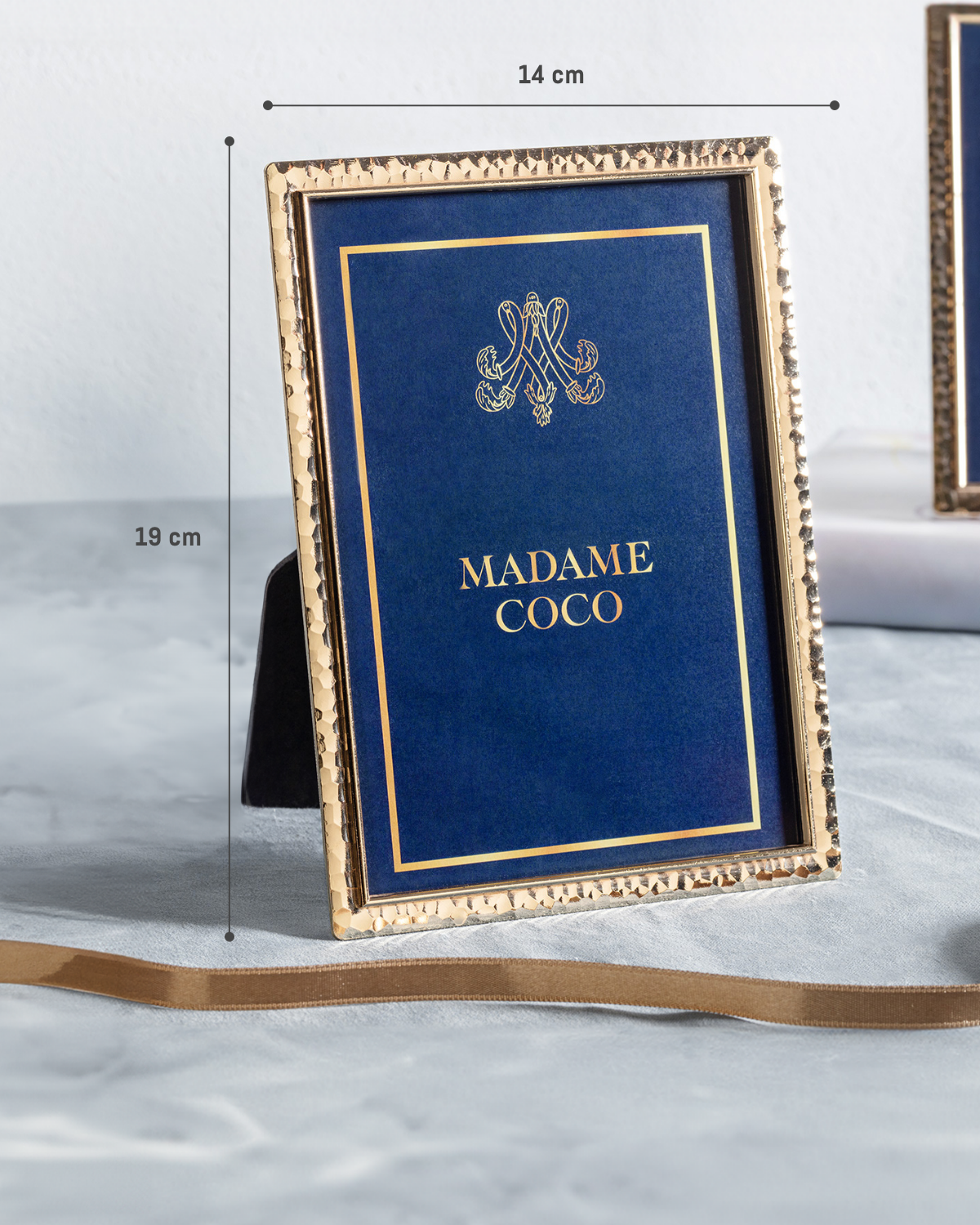 Cadre Photo Décoratif Violetta Gold - Élégant Accent pour la Maison
