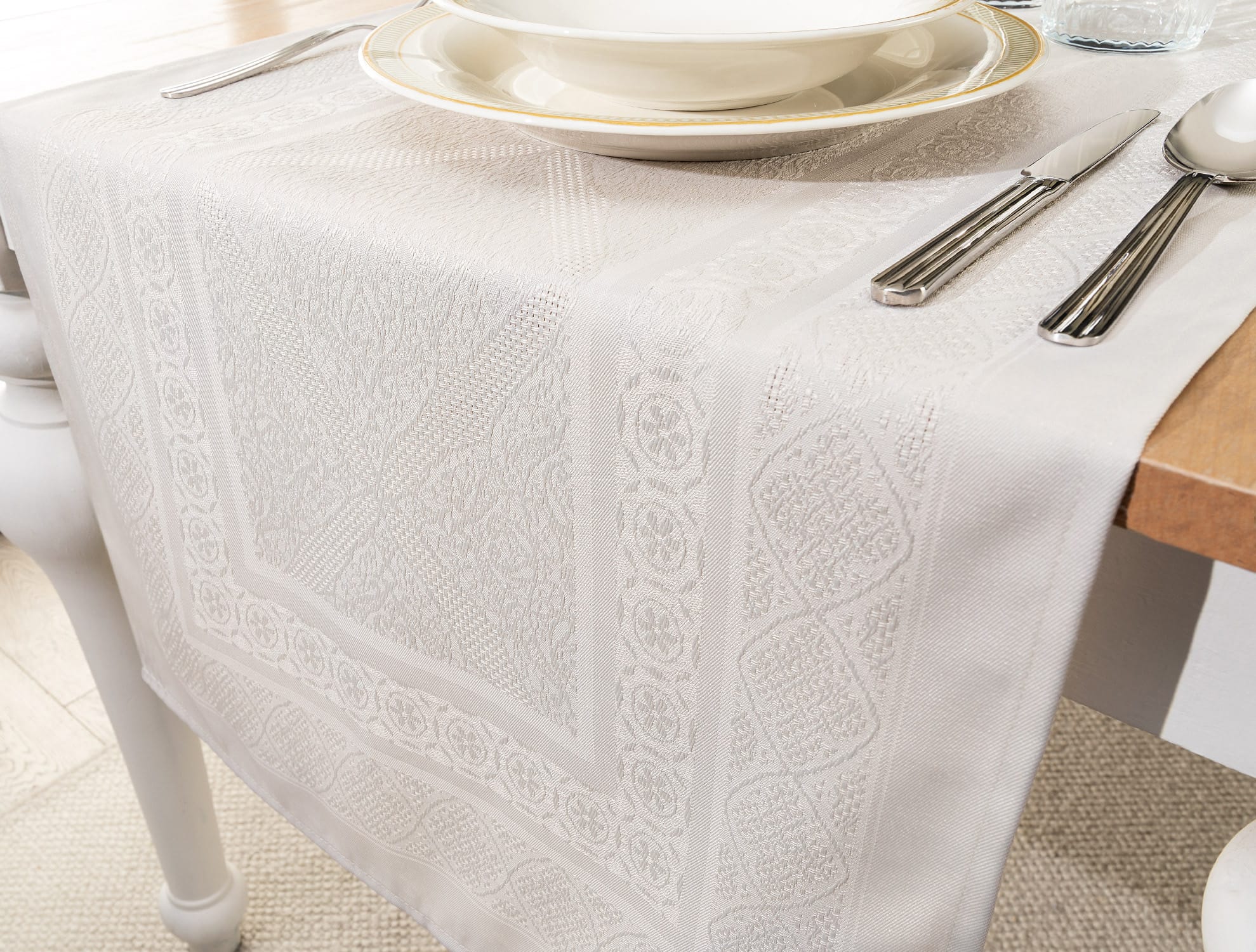 Elegant Light Gray Table Runner - Modern Home Decor Accent