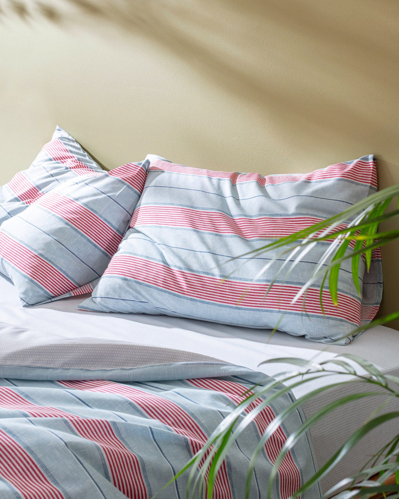 Marc Twin Cotton Printed Bedding Set - Blue & Red