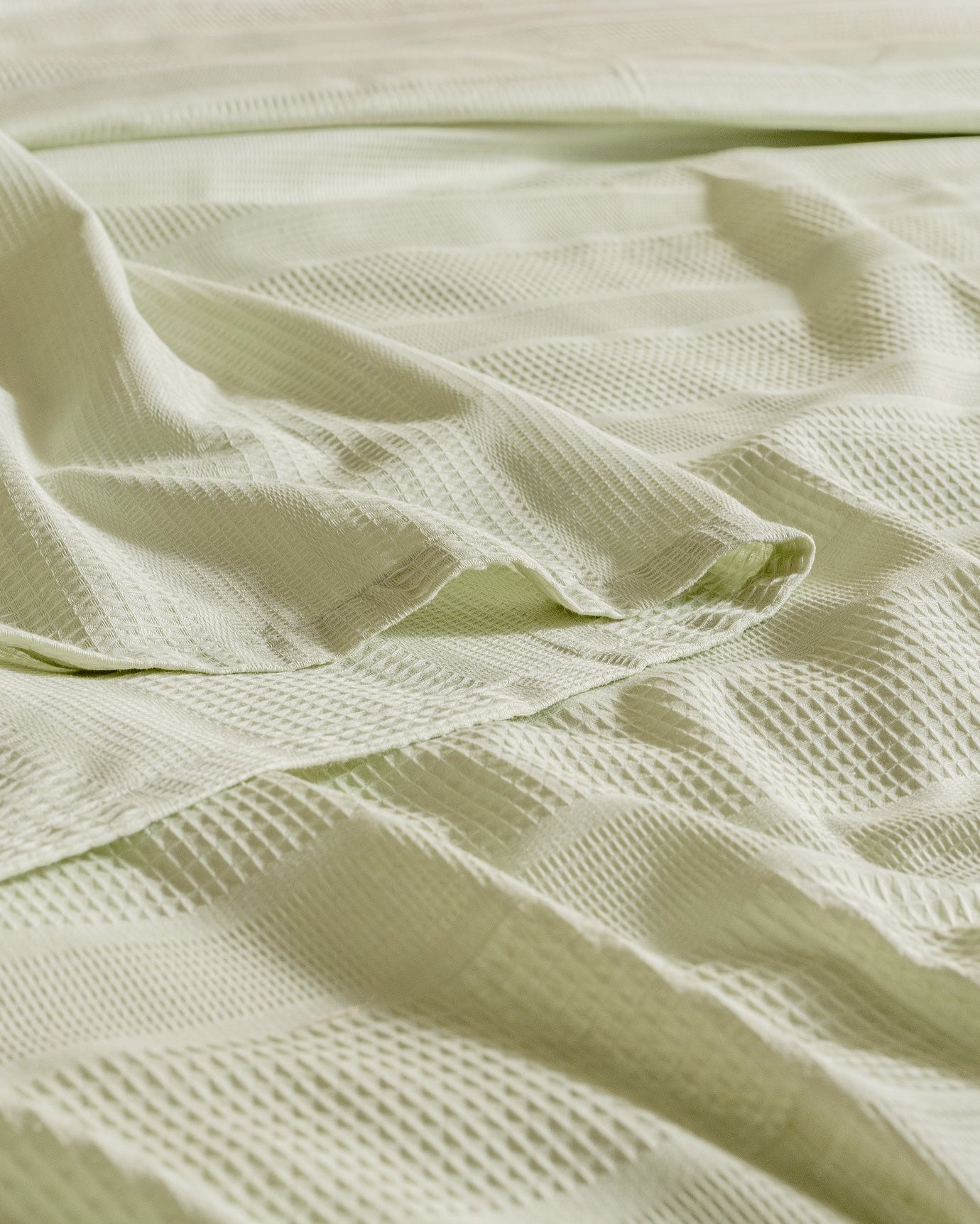 100% Cotton Single Bedding Set - Breathable Pique Weave