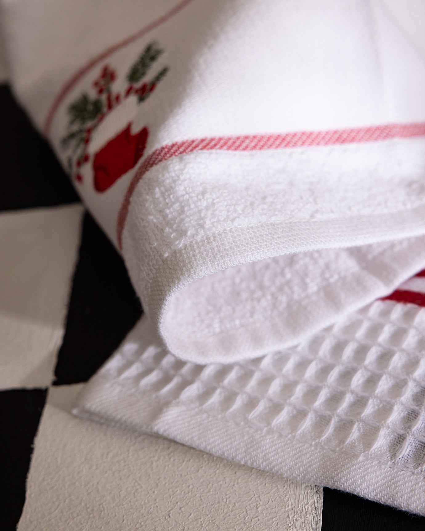 100% Cotton 2-Piece Kitchen Towel Set - Soft & Absorbent