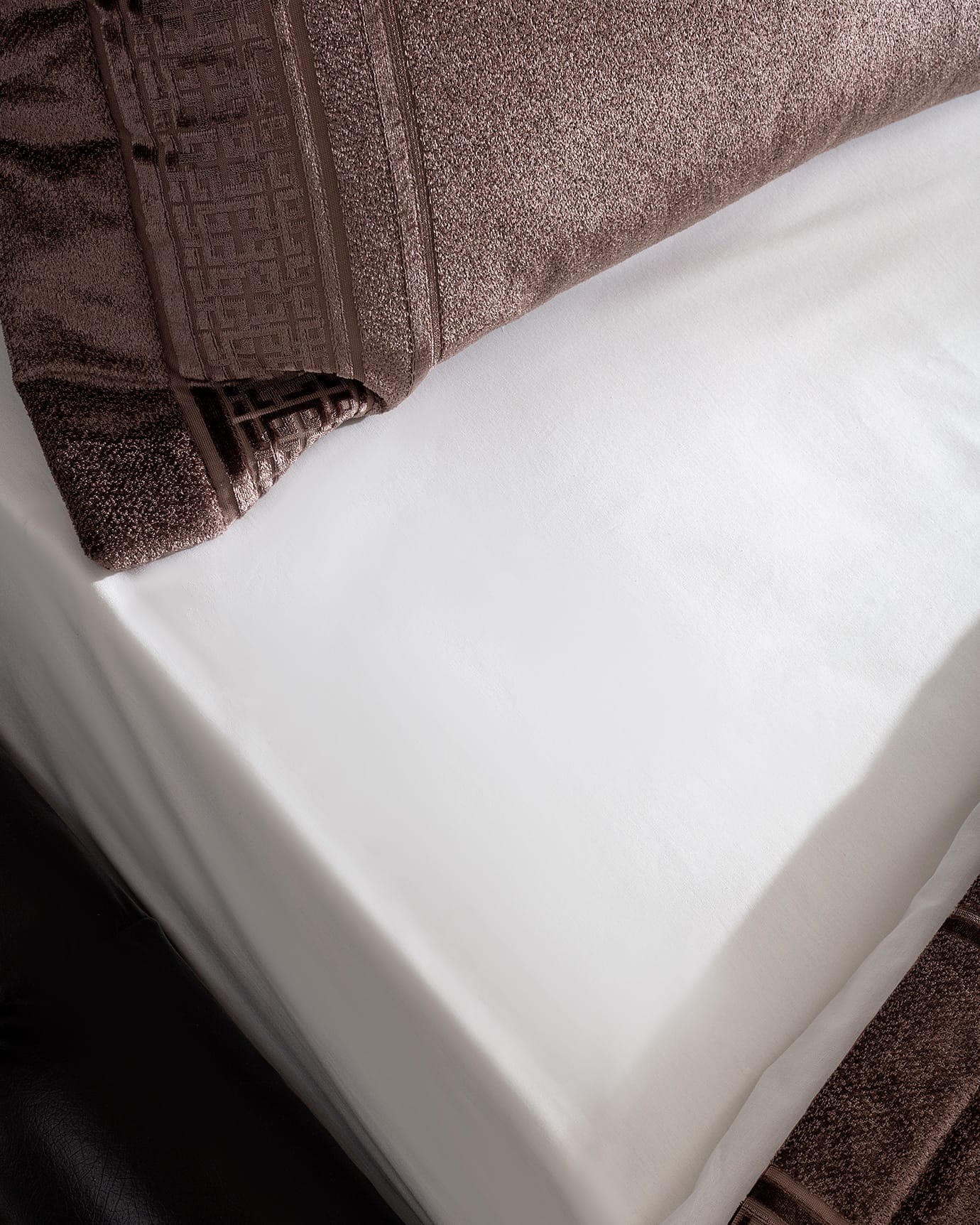 Espelette 8-Piece Full/Queen Luxury Bedding Set