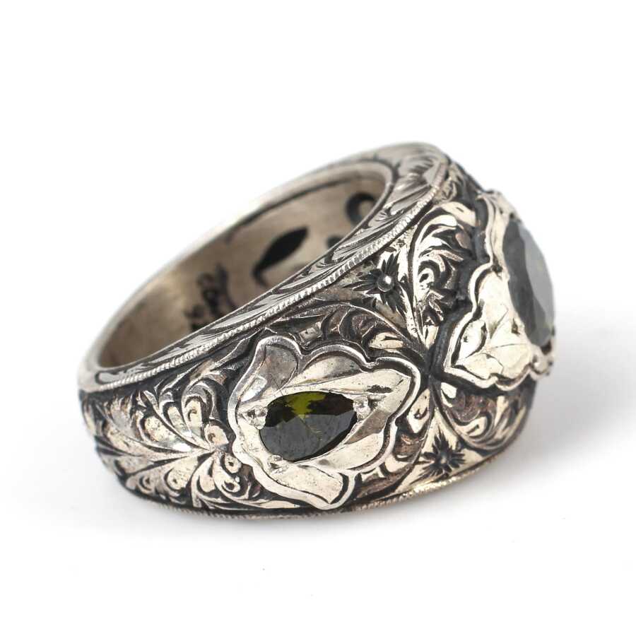 Anillo para hombre de plata de ley 925 con peridoto - Declaración artesanal