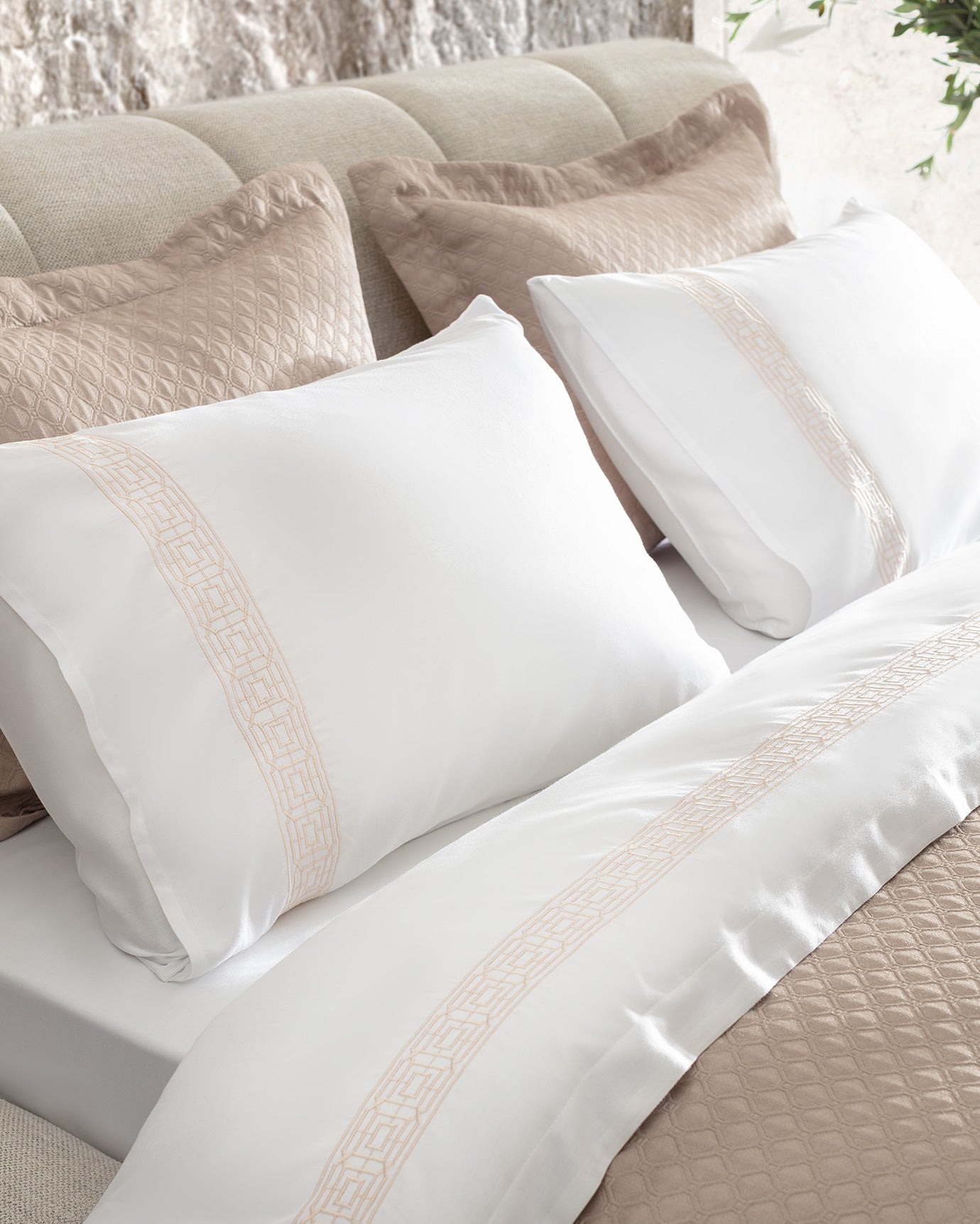 Luxurious Cotton Blend 7-Piece Bedding Ensemble - Somme Collection