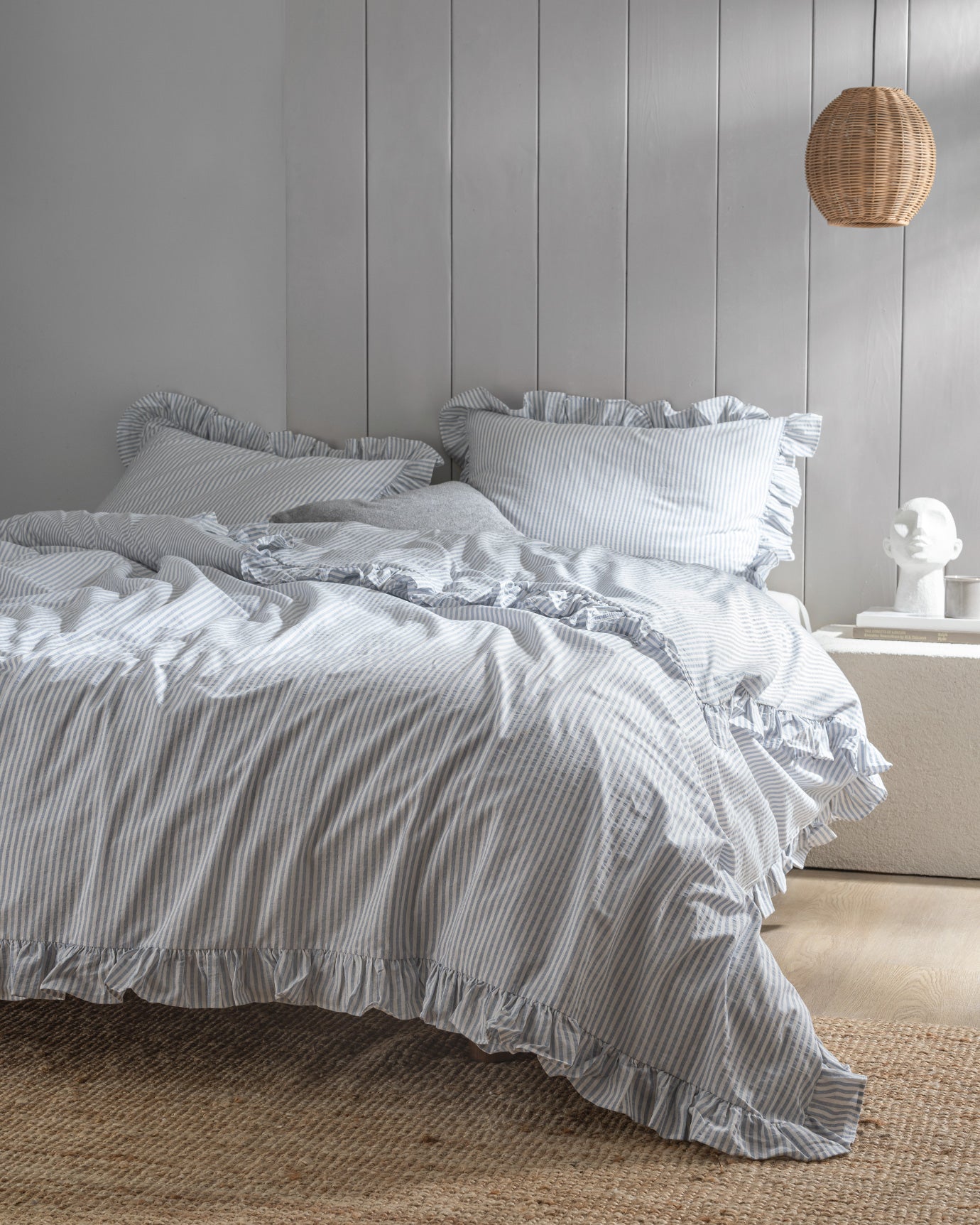 Cotton Blend King Size Duvet Cover Set - Ruffled Yarn Dyed