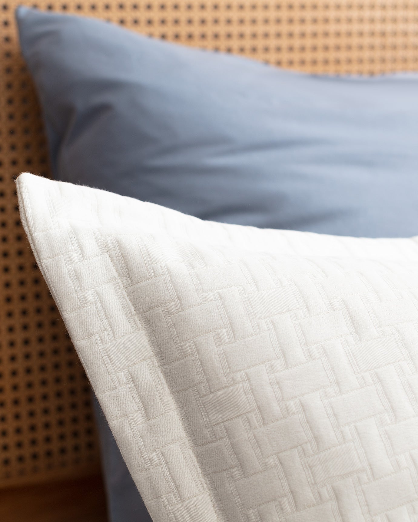 100% Cotton Twin Bedspread, Soft White Bed Cover