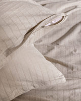 Elegant Porcelain Tea Set - Timeless Design for Refined Moments