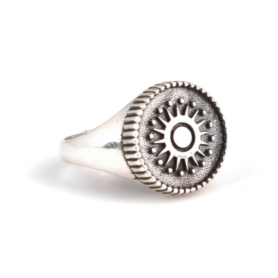 Professionele statement ring van sterling zilver met riddermotief
