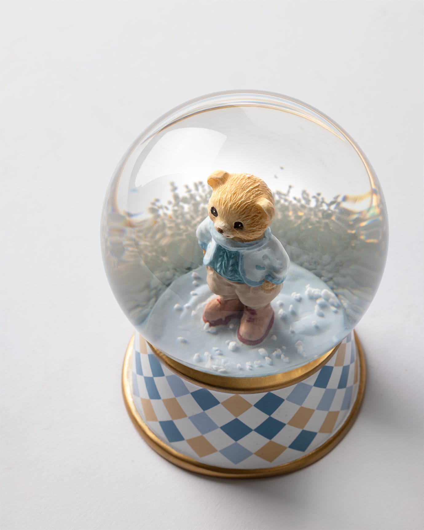 Resin & Glass Snow Globe - Voir Bear Winter Wonderland Decor