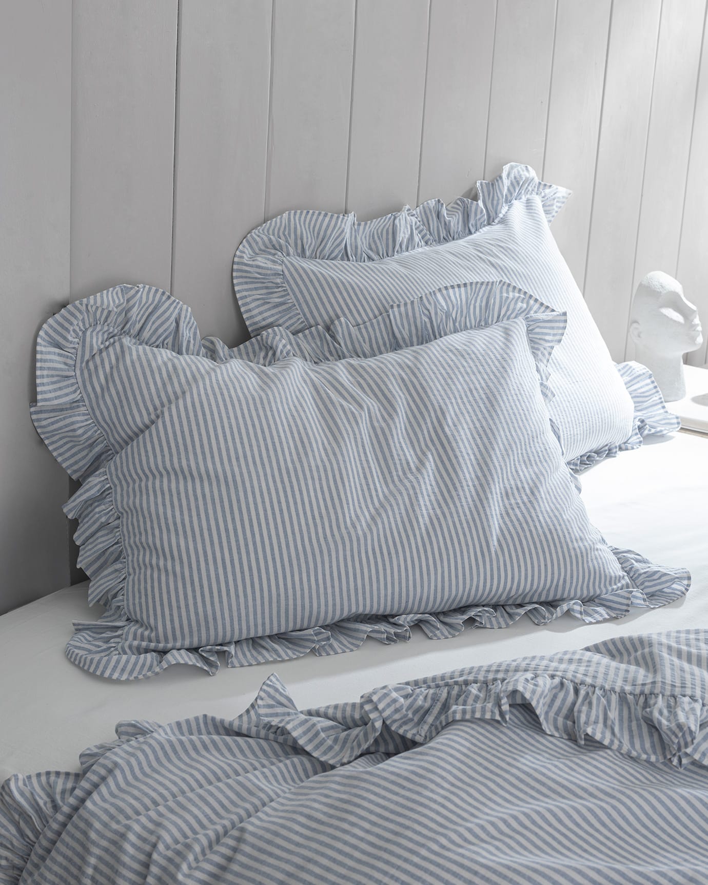 Cotton Blend King Size Duvet Cover Set - Ruffled Yarn Dyed