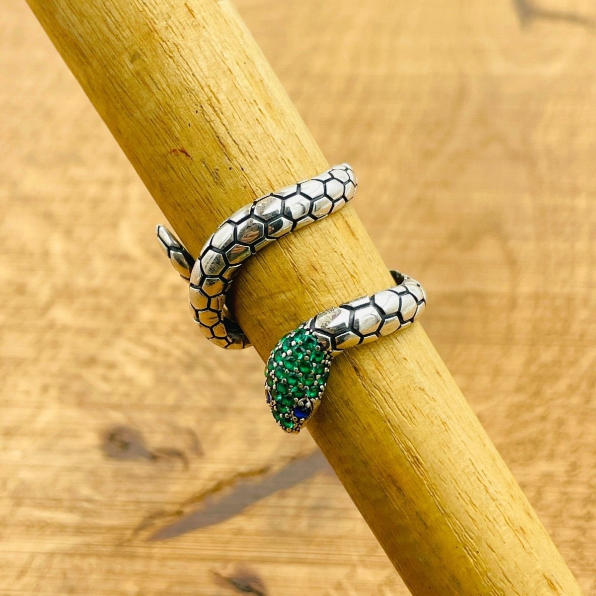 Adjustable Emerald Snake Ring - TryAladdin