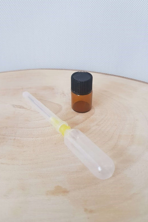 Collier Sphère en Verre Bleu Foncé Parfumé - Diffuseur d'Huiles Essentielles