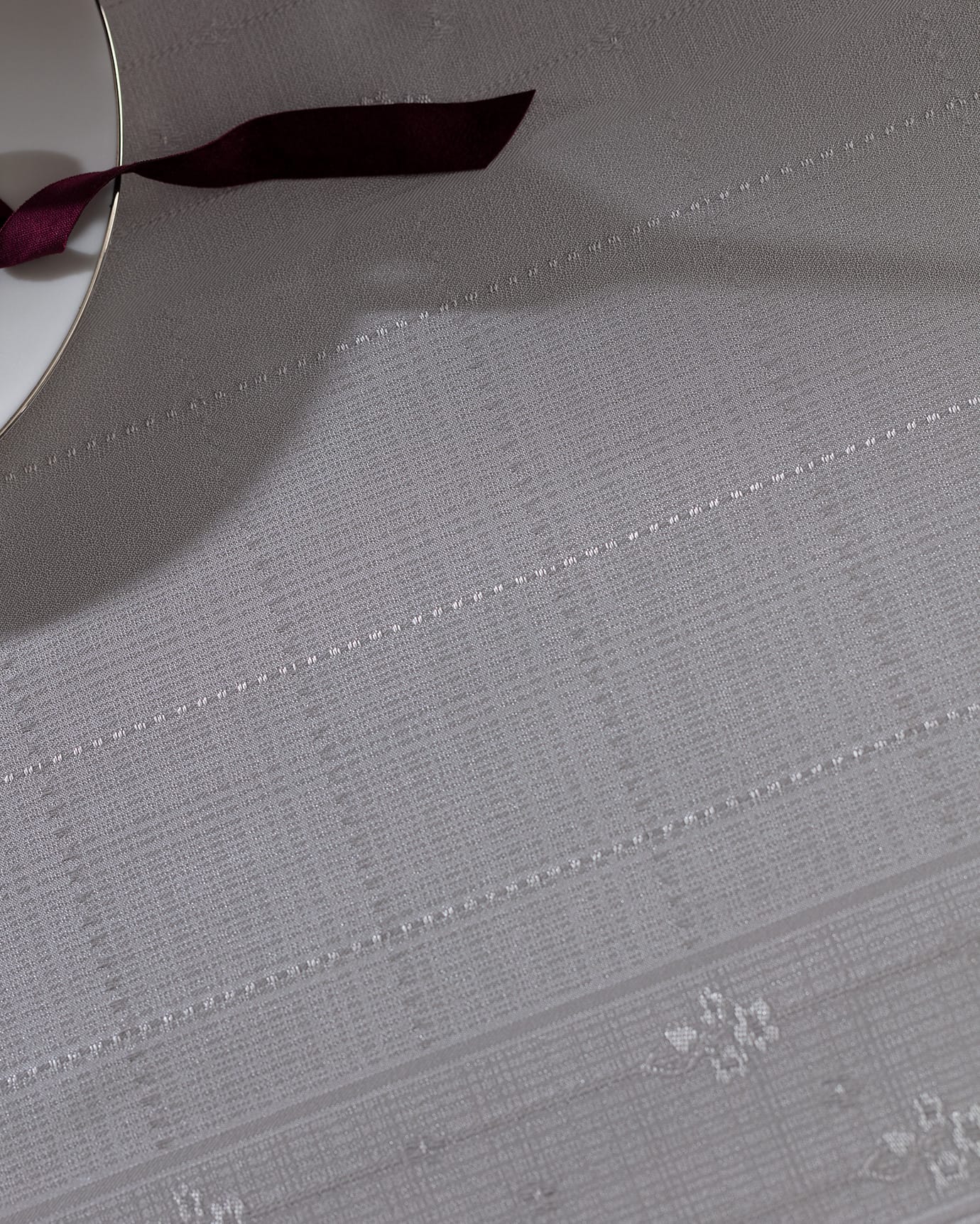 Premium Polyester Table Runner - Modern Dining & Effortless Style